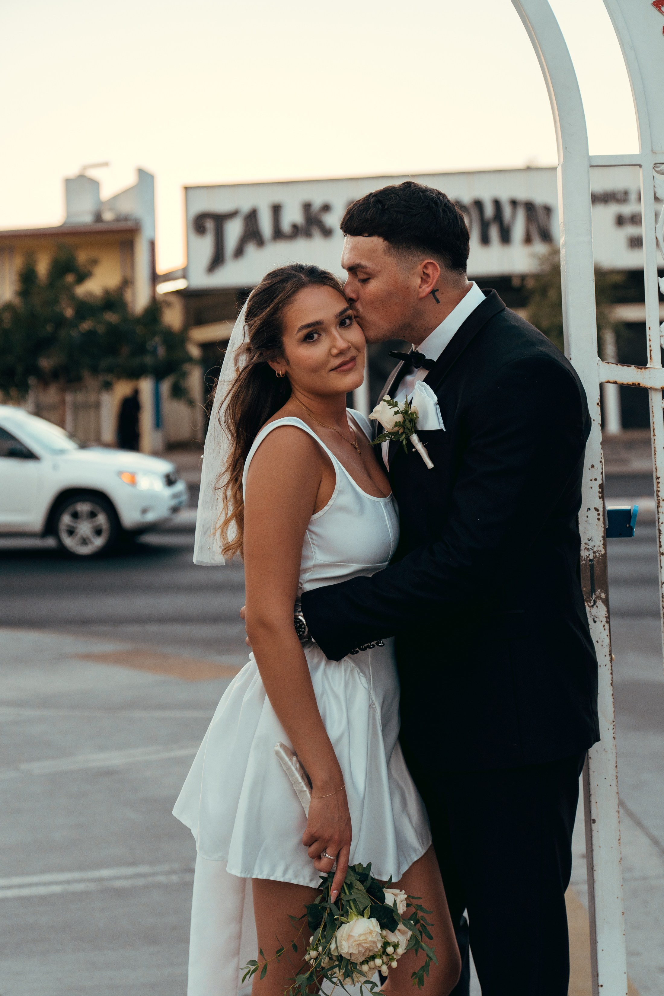 Valeria&Jonhattan. Wedding & elopement photographer Viktoriya Kravtsov. Las Vegas