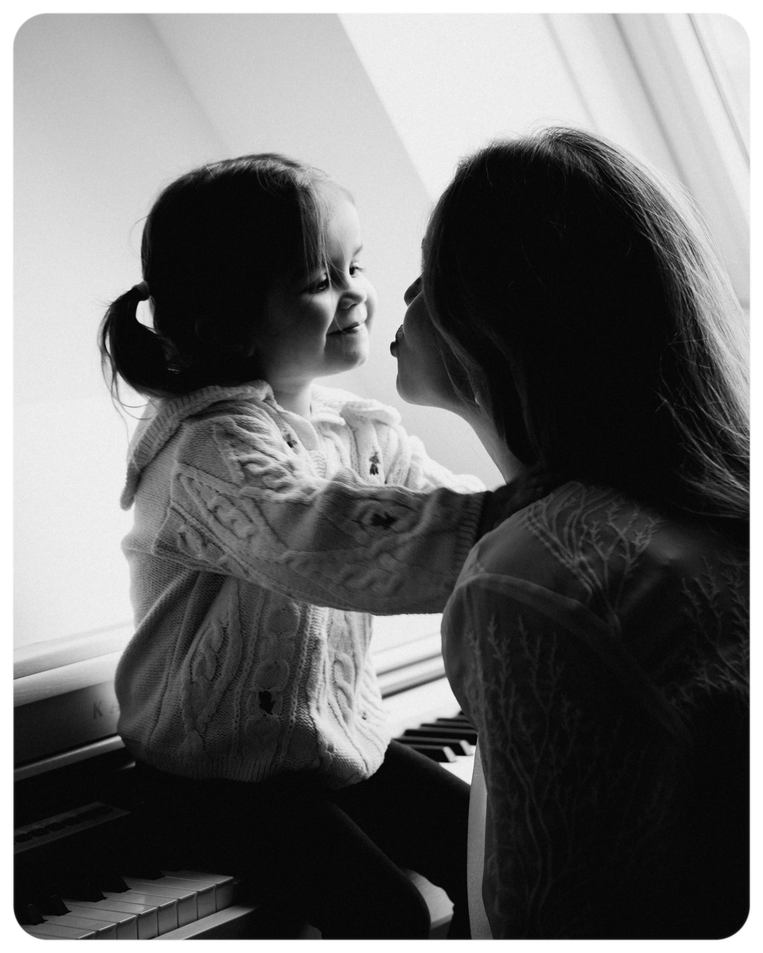 Pregnancy Moment. Elena Pretzner Photography