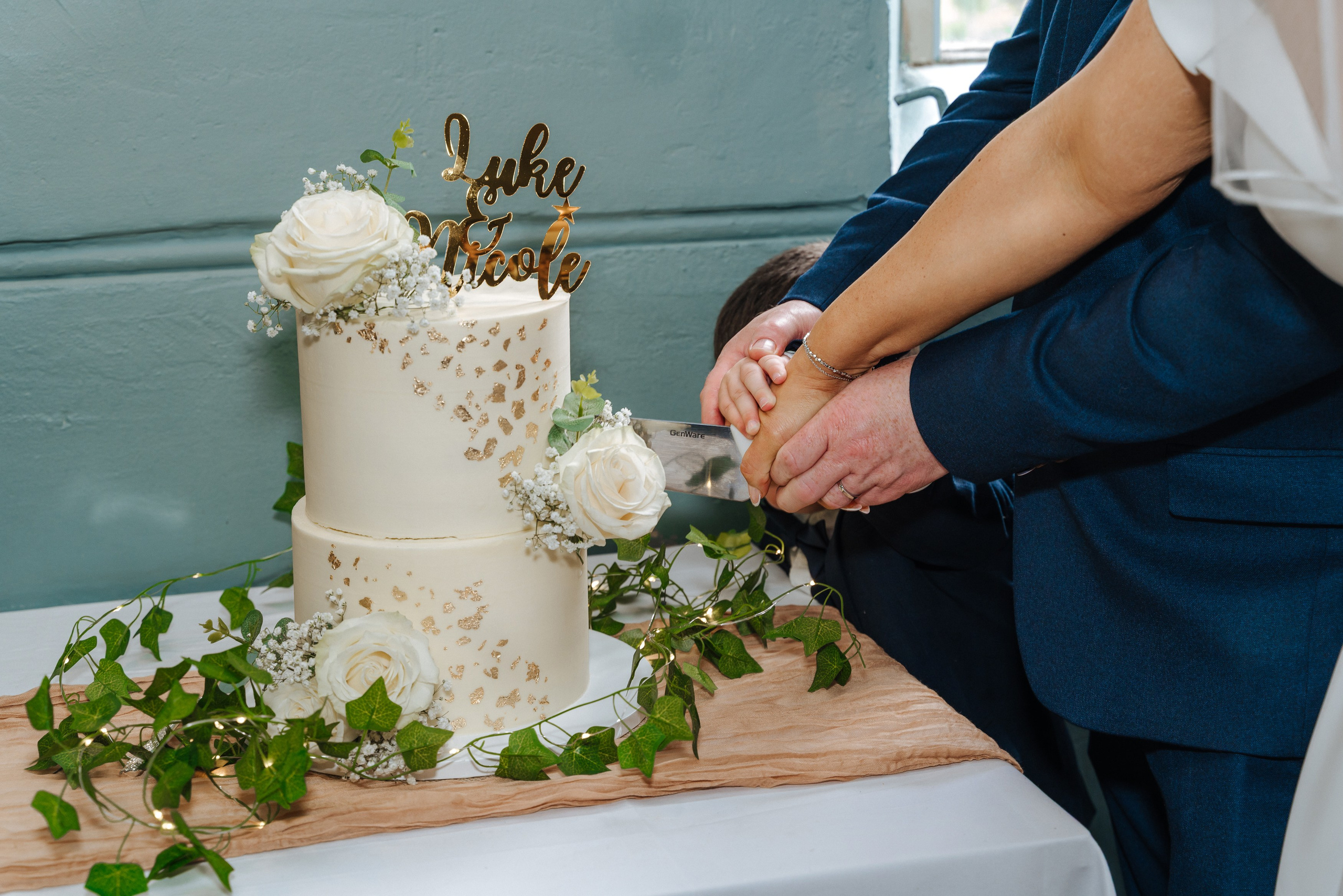 Luke and Nicola’s wedding at Danson House. Photographer in England Ekaterina Romanova