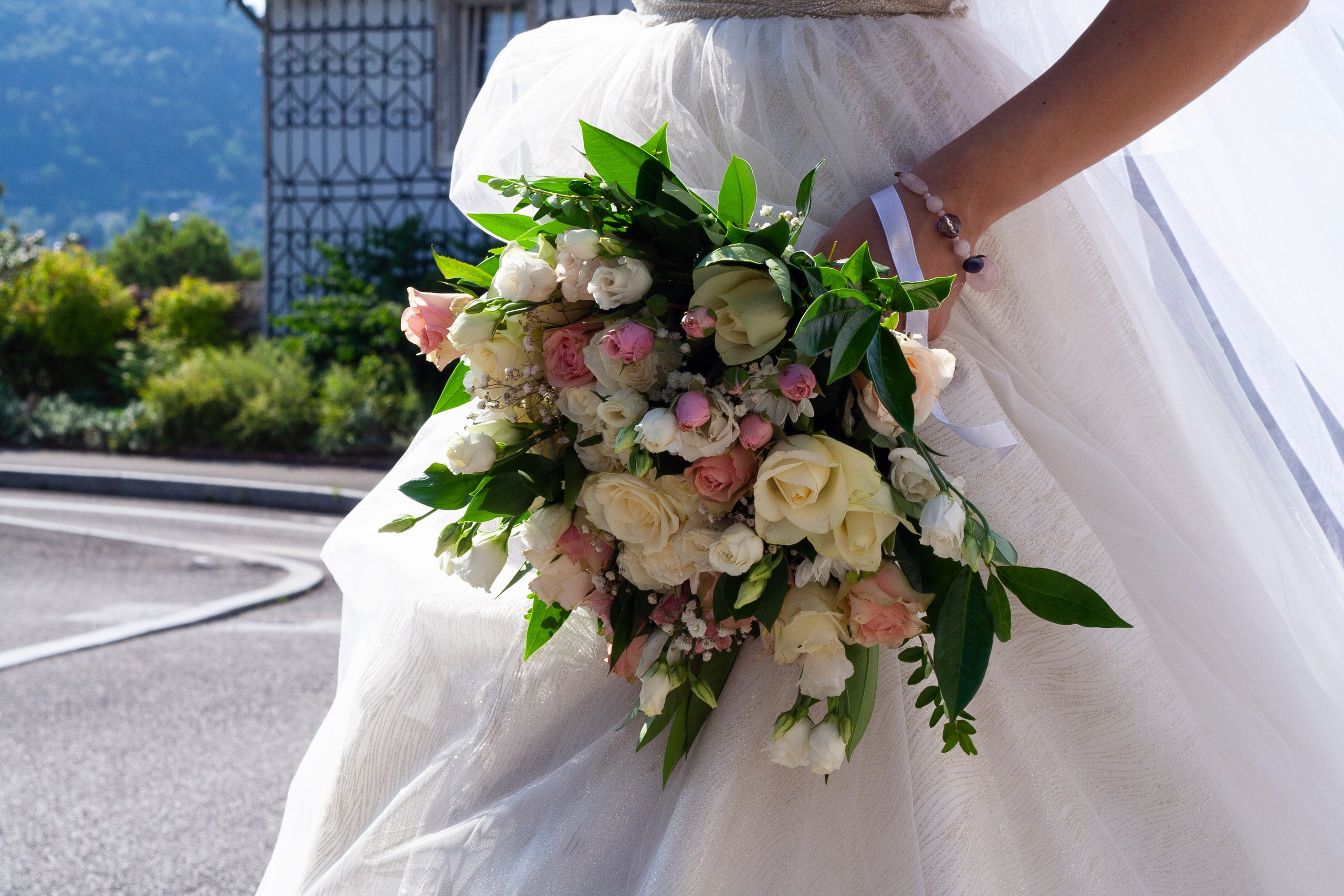 Promenade photo de mariage à Besançon: Julia et Denis. Photographe et graphiste Anastasiia LITVIN - Besançon, France