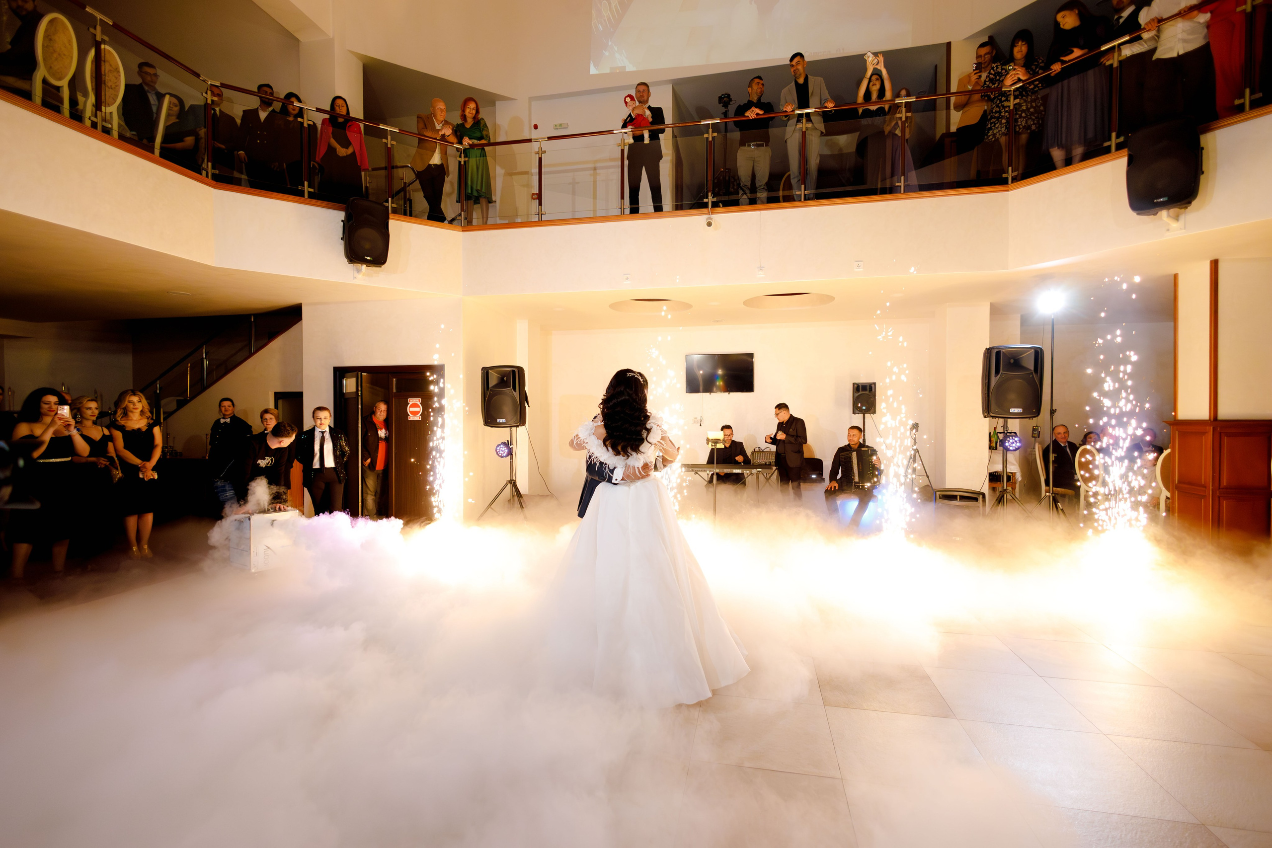 Loredana & Emilian – Ziua Nunții | Videografie - fotografie Botez Suceava, Iași, Botoșani. Servicii foto-video profesionale, pentru momente de neuitat