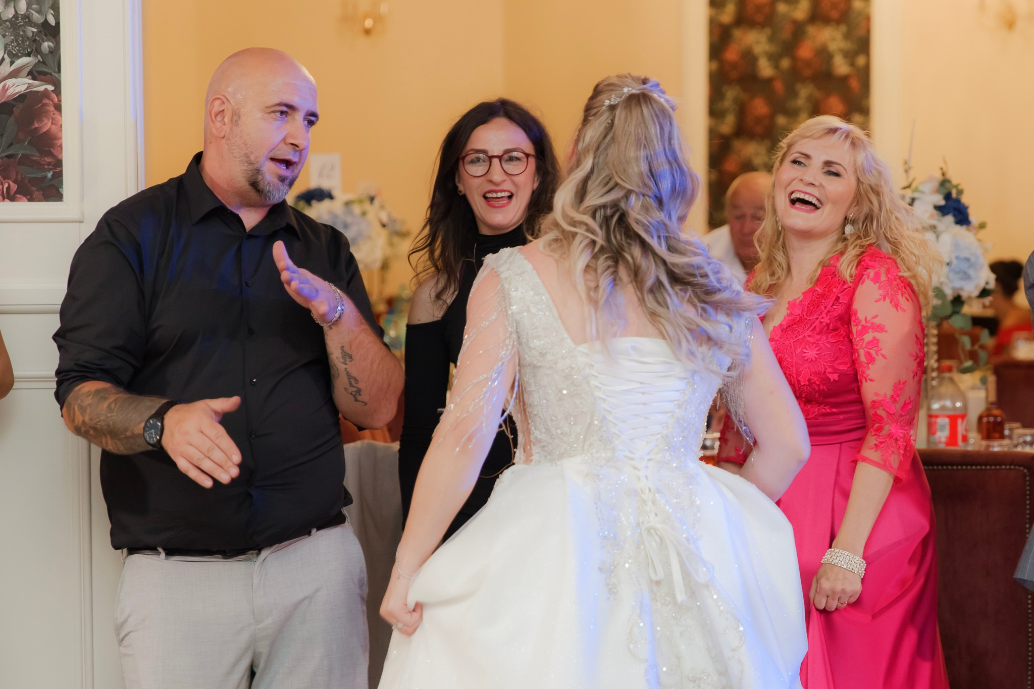 Mihai & Oana. Servicii foto-video profesionale, pentru momente de neuitat