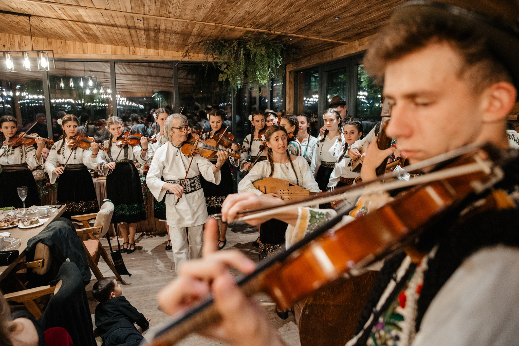 Nunta de Poveste la Sucevița: Cristi și Andreea. Servicii foto-video profesionale, pentru momente de neuitat