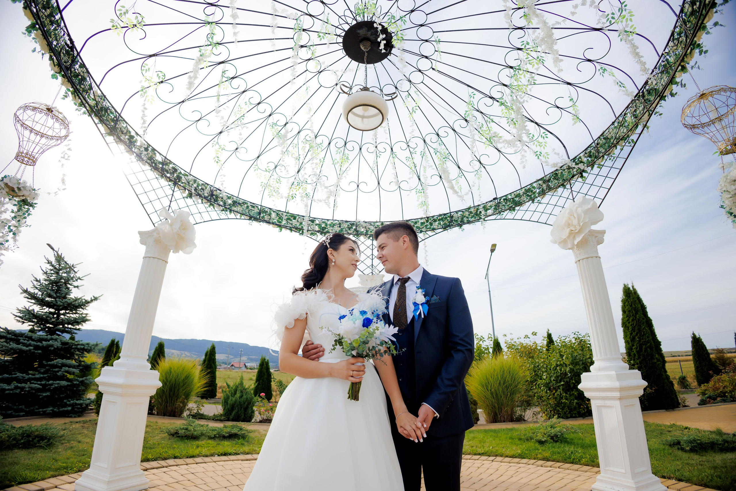 Loredana & Emilian – Ziua Nunții | Videografie - fotografie Botez Suceava, Iași, Botoșani. Servicii foto-video profesionale, pentru momente de neuitat