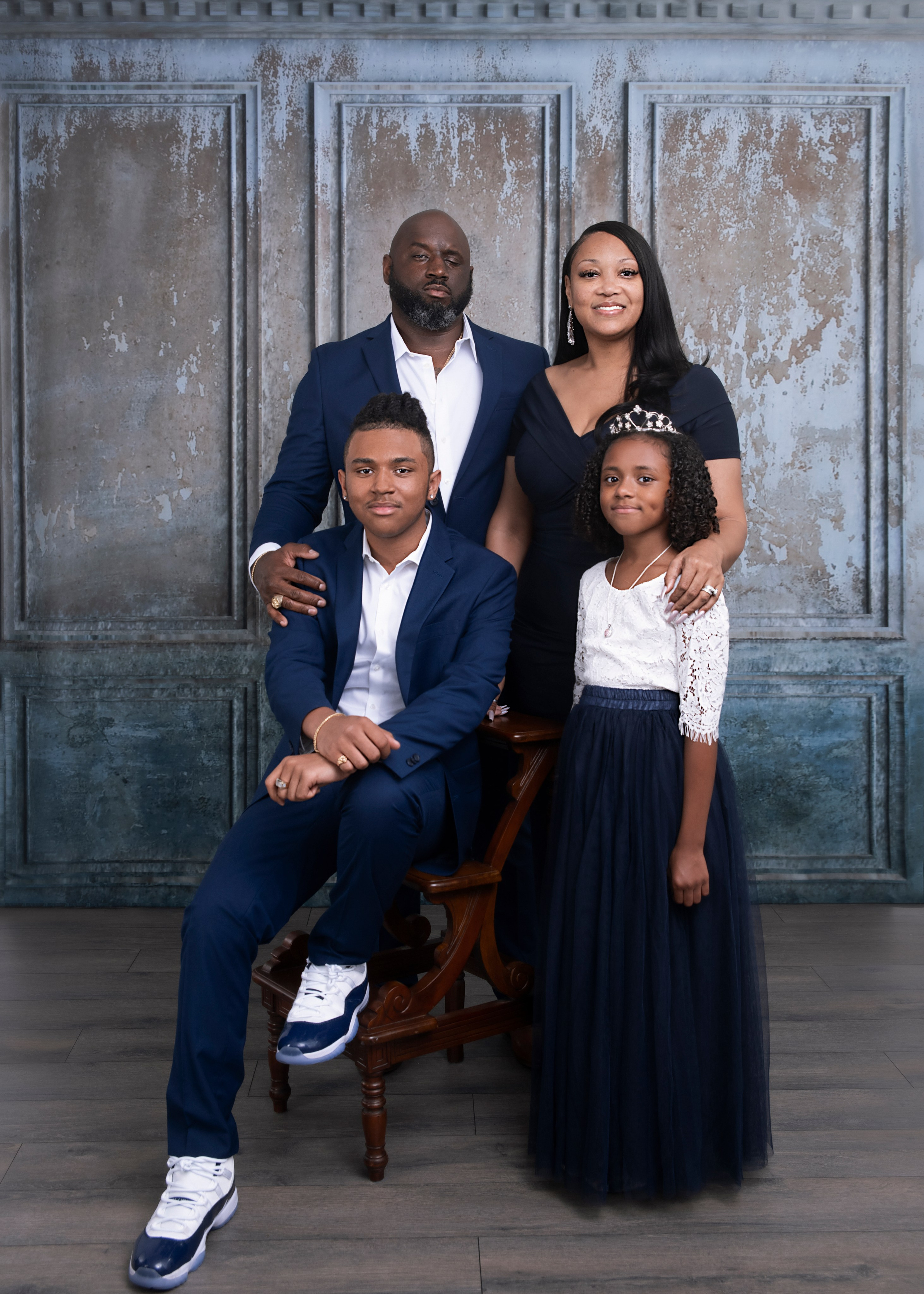 Family session in studio. Portrait, kids and family photographer in Wesley Chapel Alina Alice Osipova