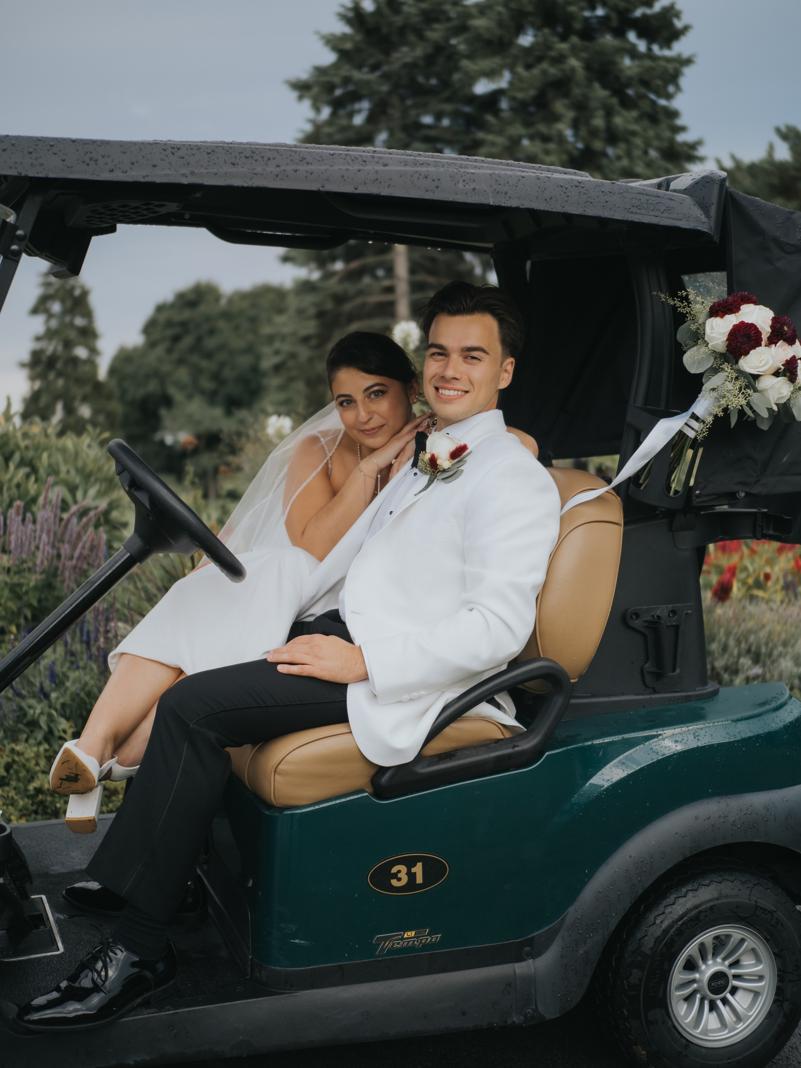 Wedding of Cassandra and Loïc in Beaconsfield, Montreal. Wedding and Family Photography Montreal Muriel Oe Photo