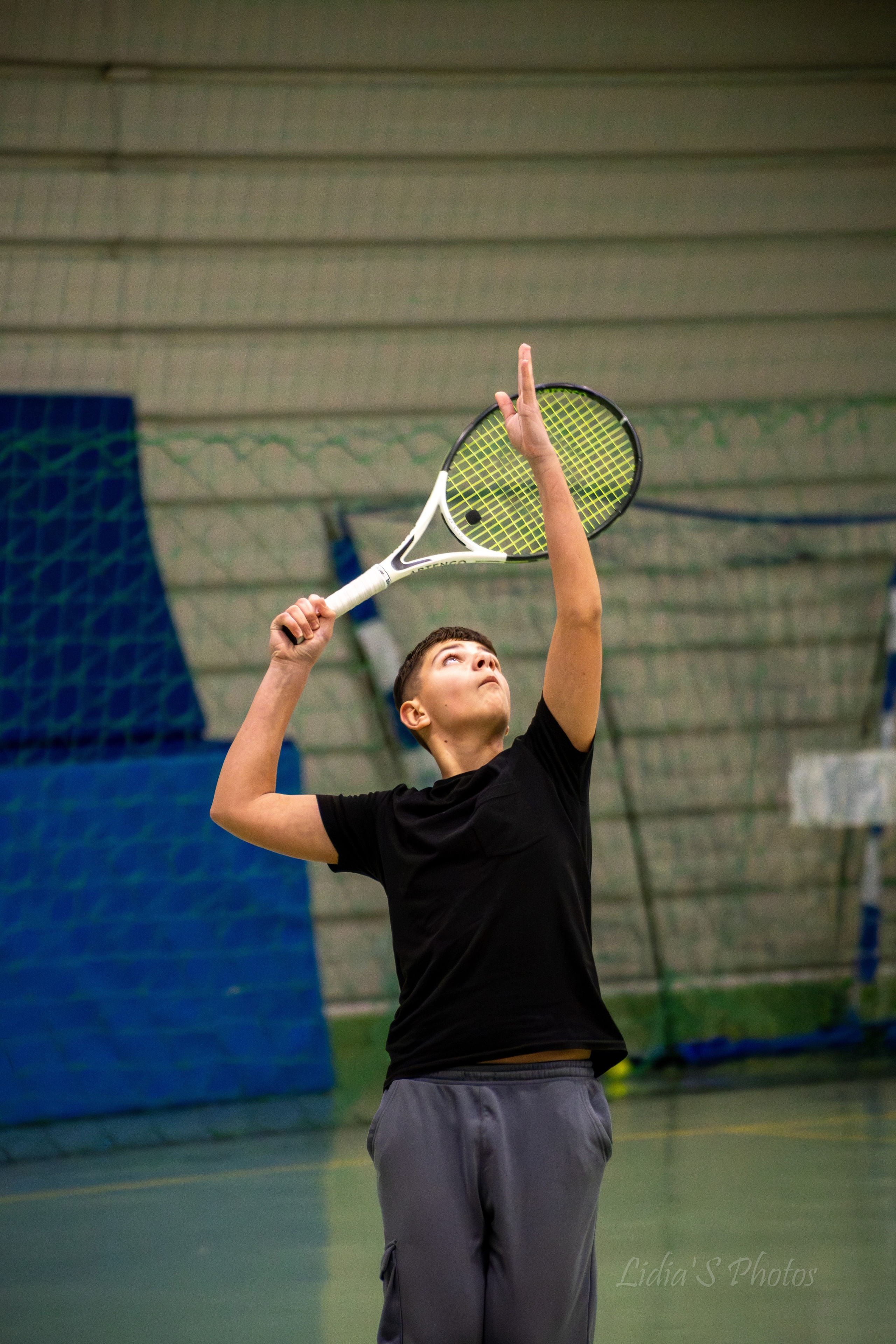 Turneu tenis de camp în sală. Fotograf. Lucrez cu oameni, produse și spații. Portret și fotografie creativă. Bacău, România. Lidia Savinoiu