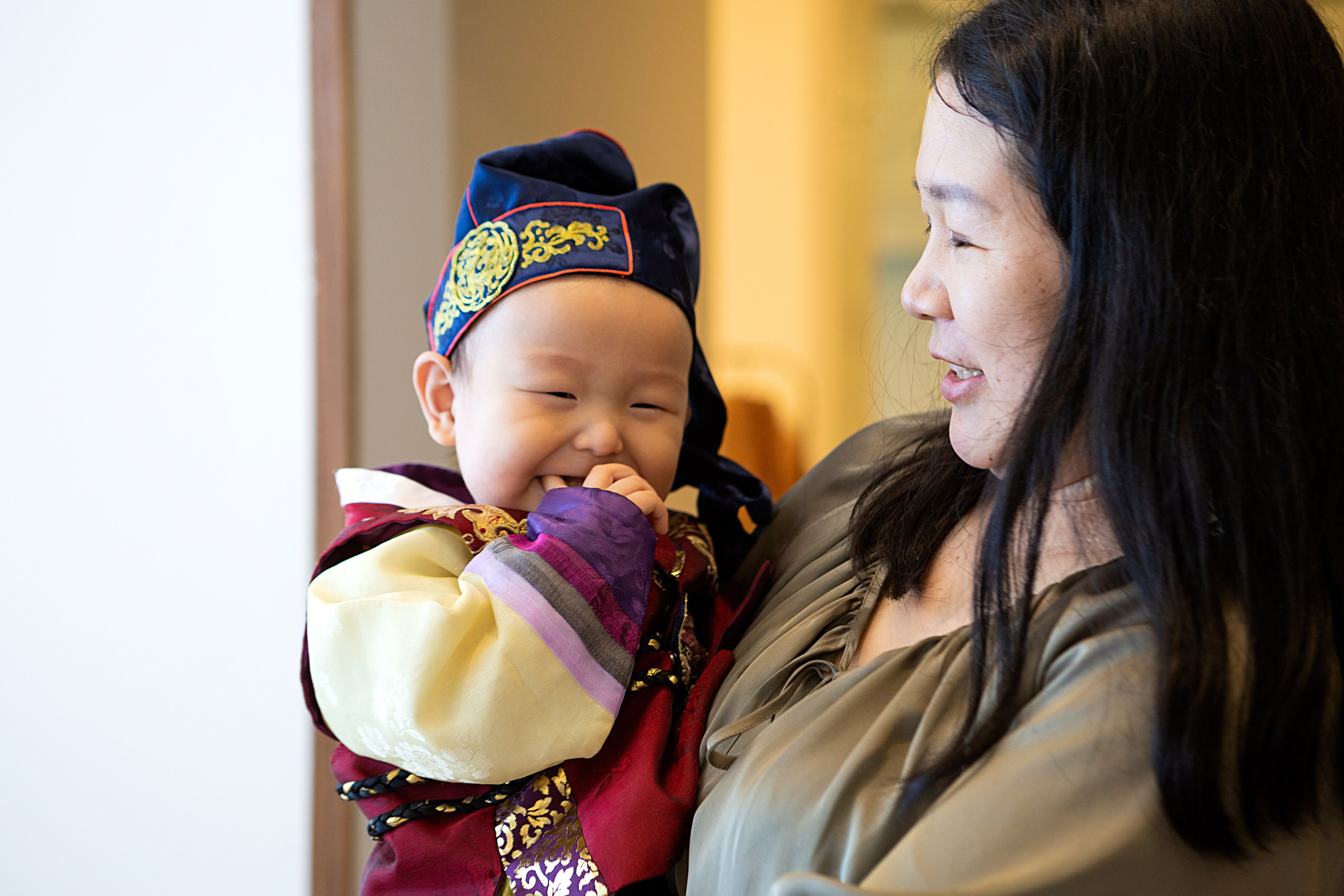 Артём в студии. Фотограф беременности, ньюборн и годовасиков в Корее Жанна Хан