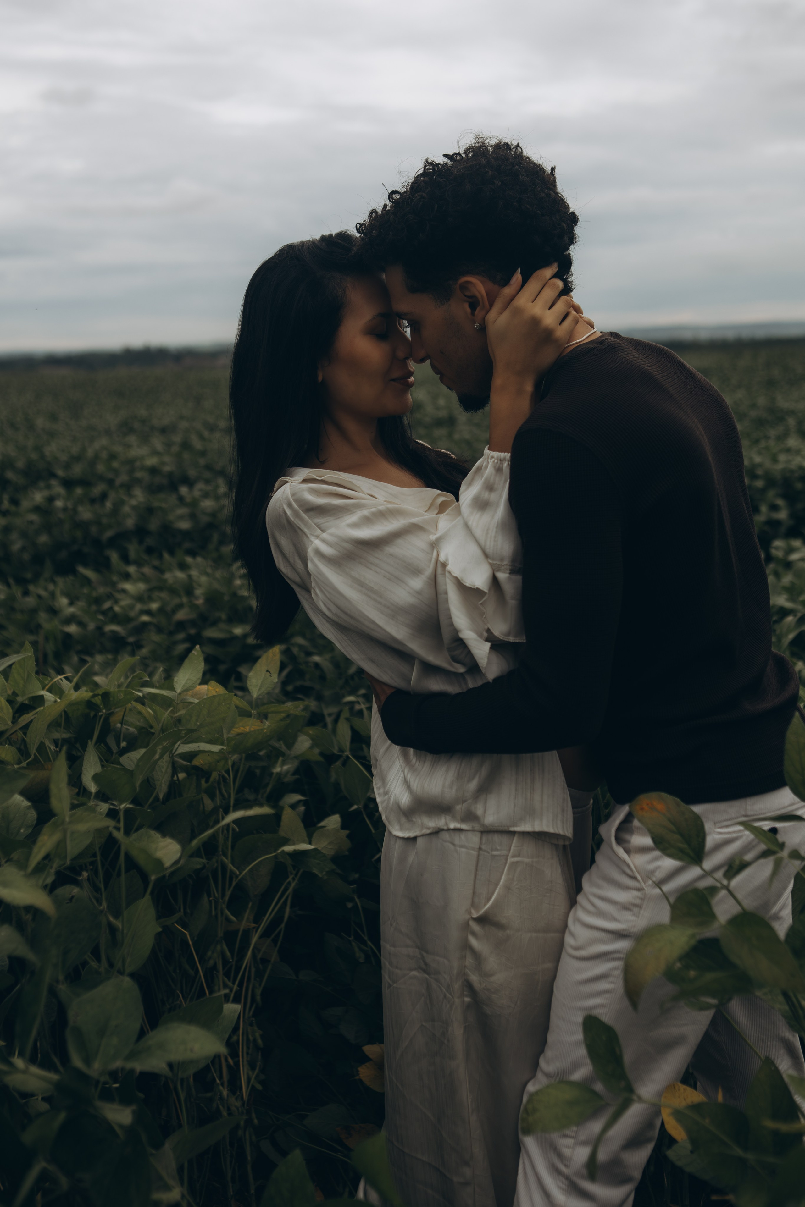 casal em ensaio gestante ao ar livre em Sorocaba
