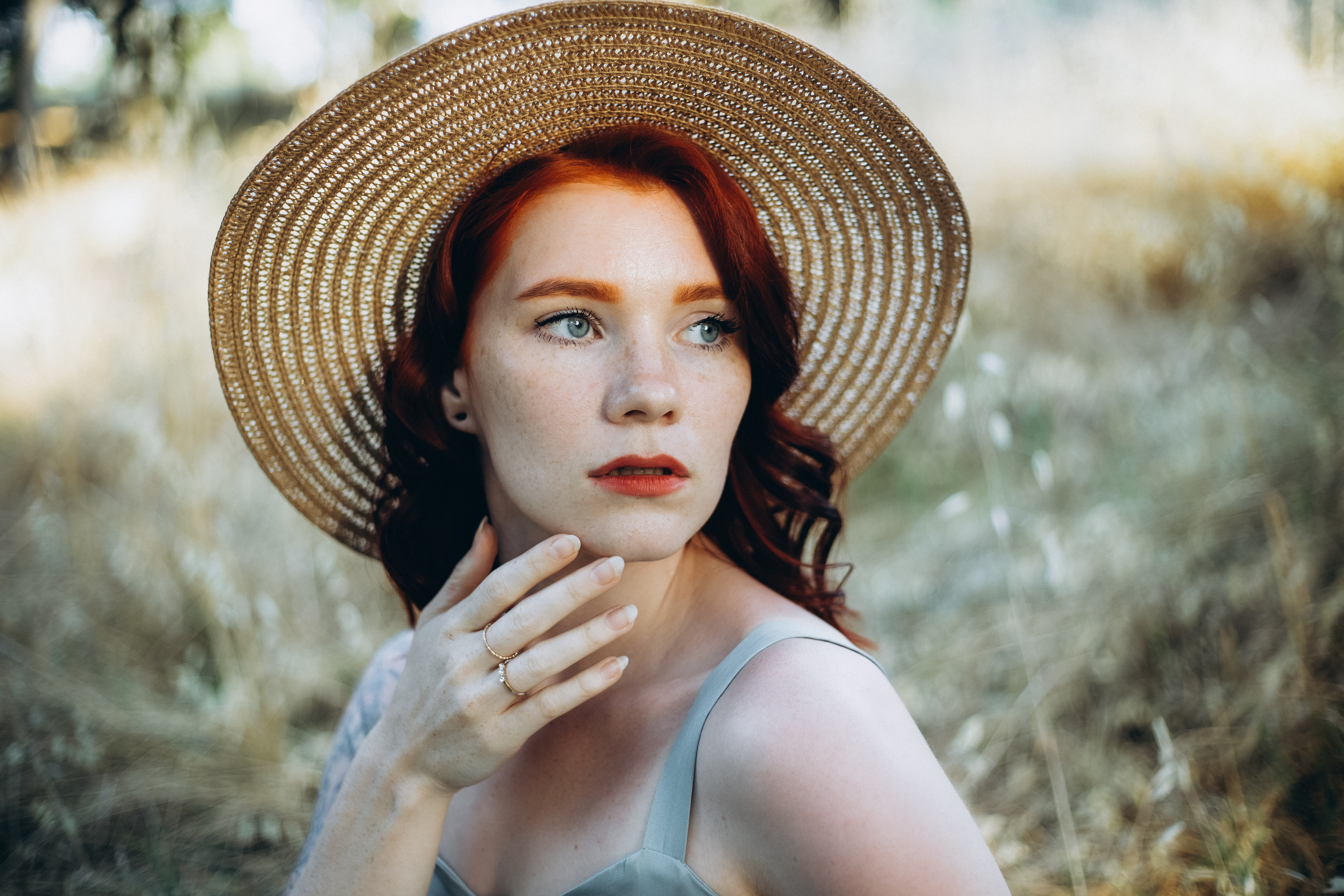 Female portrait. Family and children’s lifestyle photographer Elena Tumanova