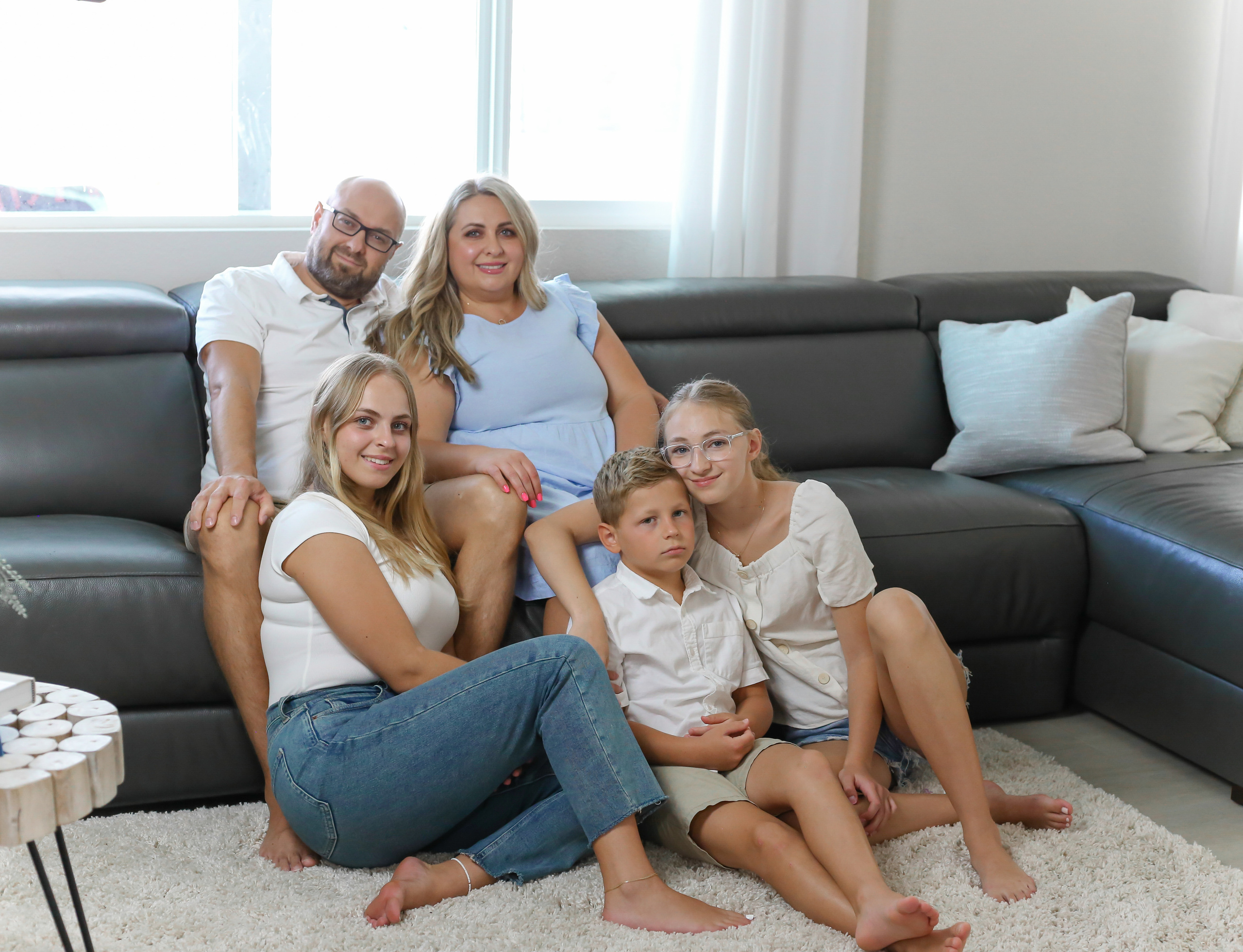 Family at home. Family and children’s lifestyle photographer Elena Tumanova