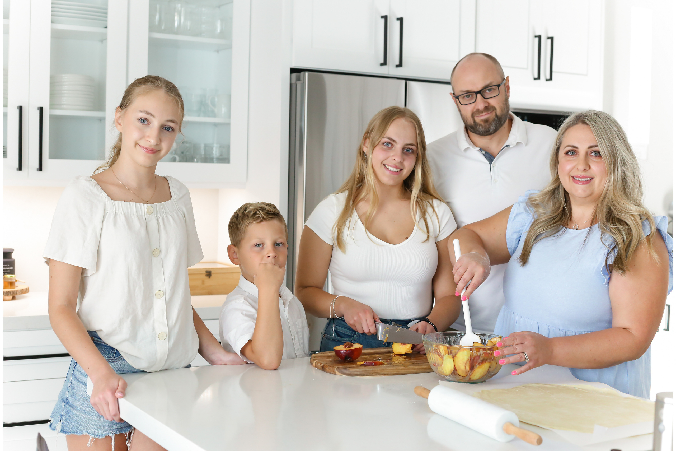 Family at home. Family and children’s lifestyle photographer Elena Tumanova