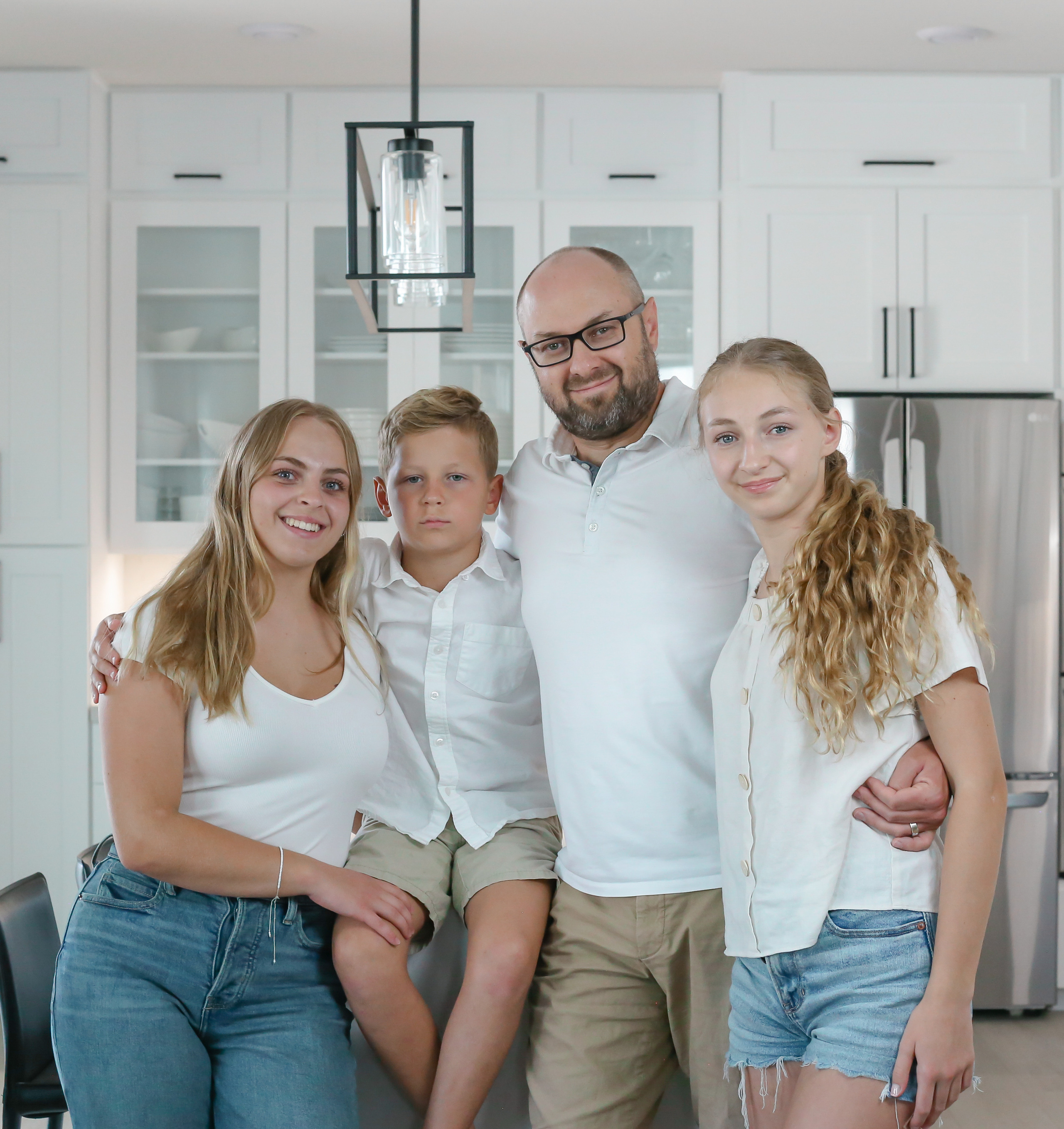 Family at home. Family and children’s lifestyle photographer Elena Tumanova