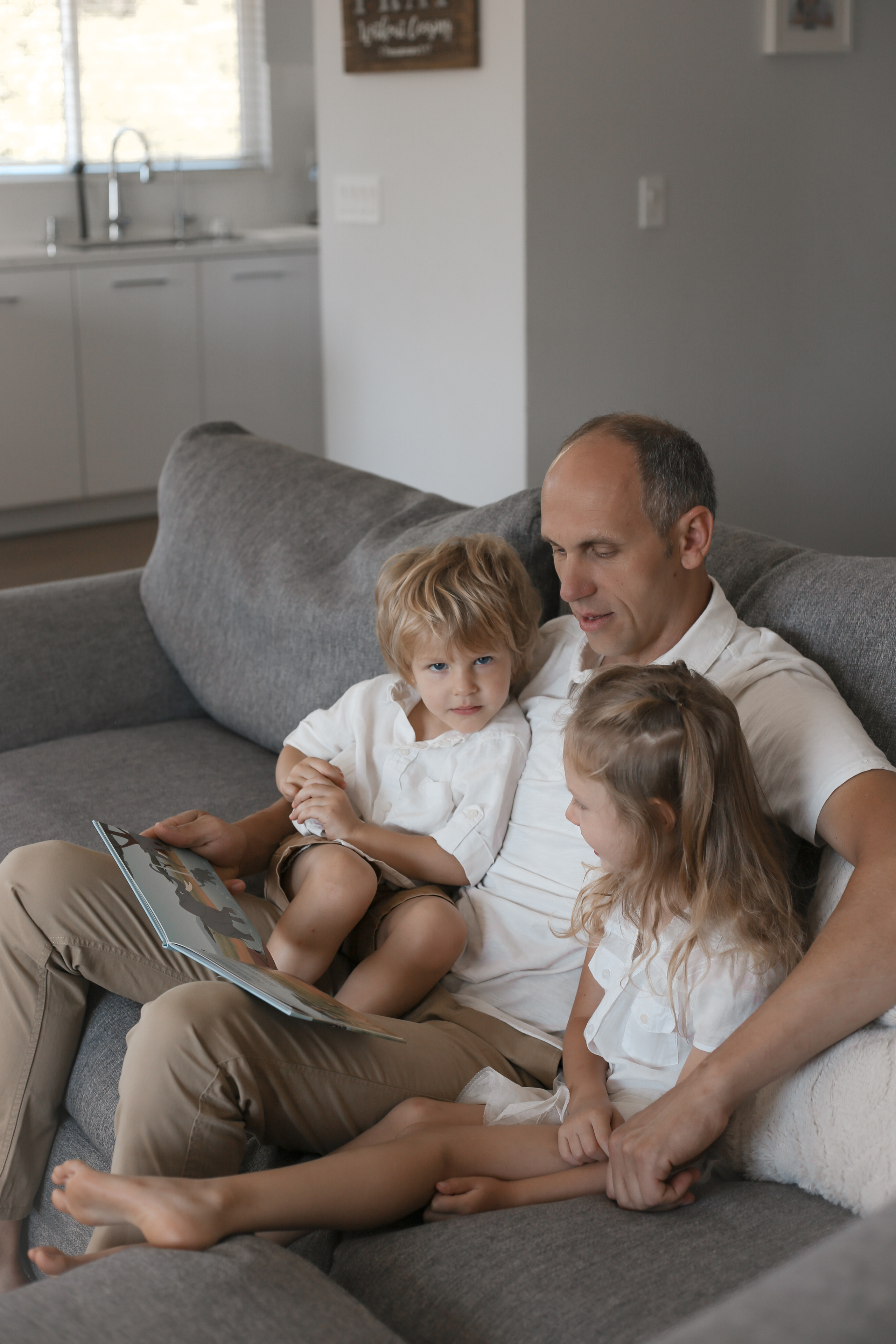 Newborn and family. Family and children’s lifestyle photographer Elena Tumanova