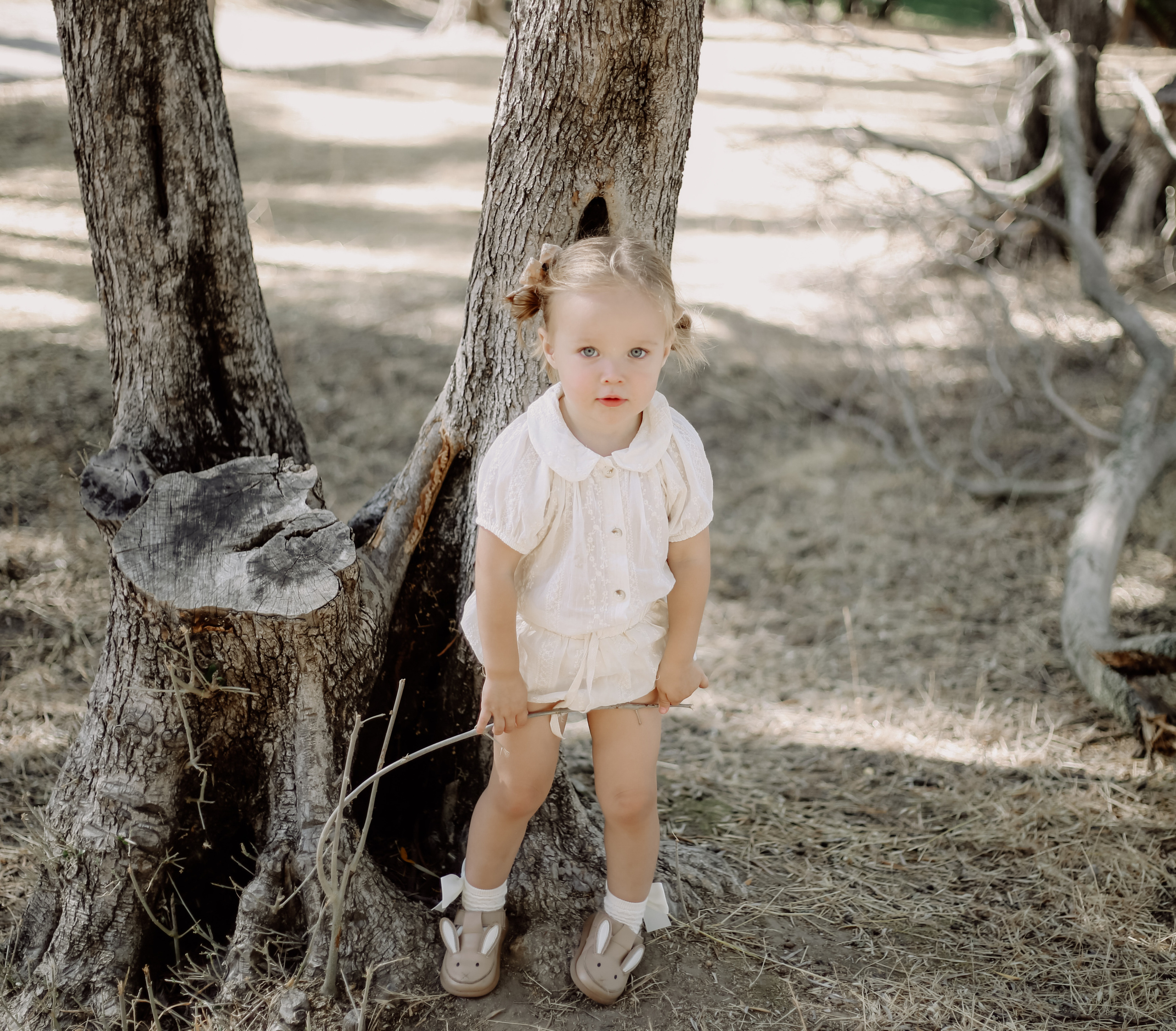 Family in nature. Family and children’s lifestyle photographer Elena Tumanova