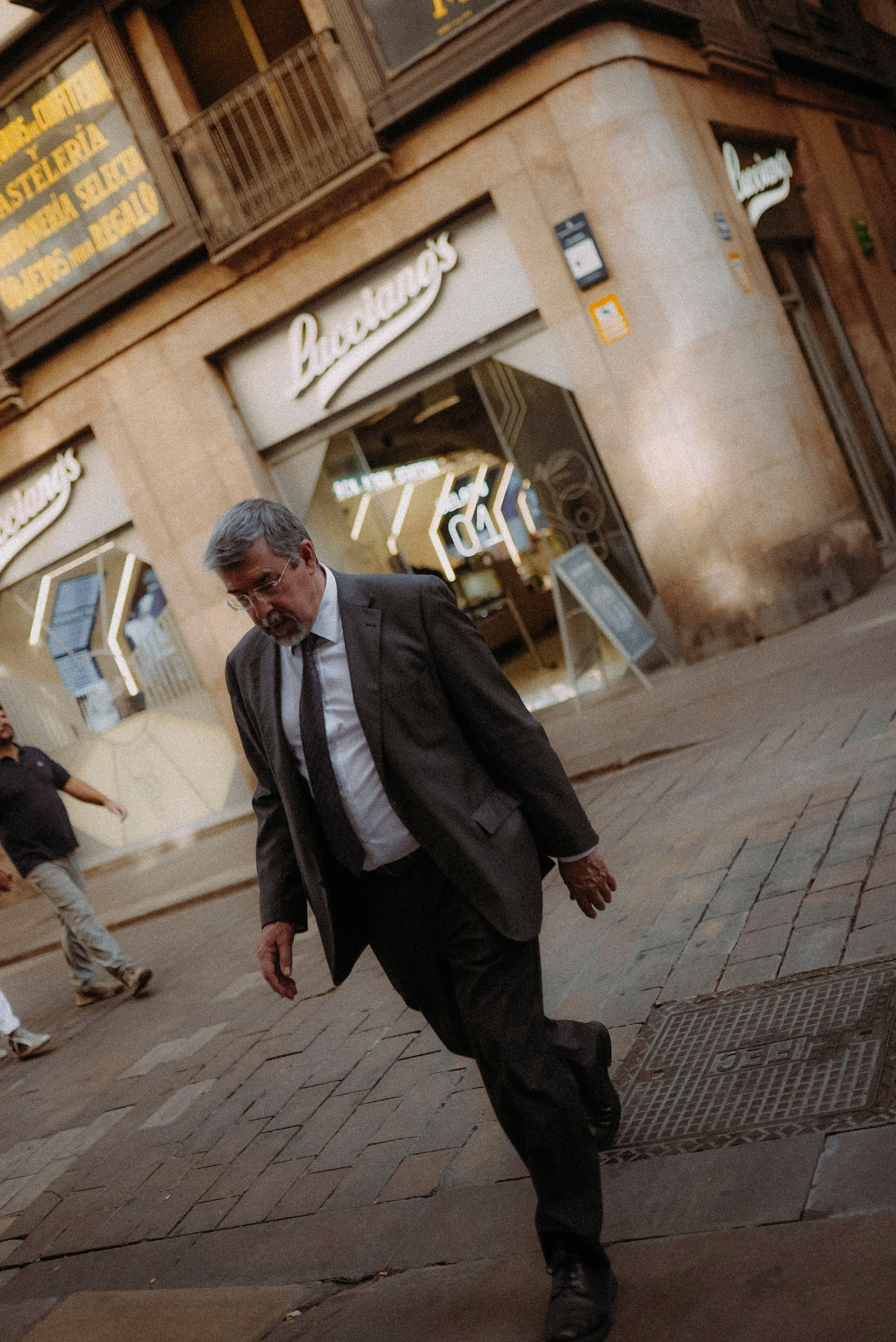 ЕВРОТУР. Стрит-фотография, полная абсурда, идиотизма и красоты