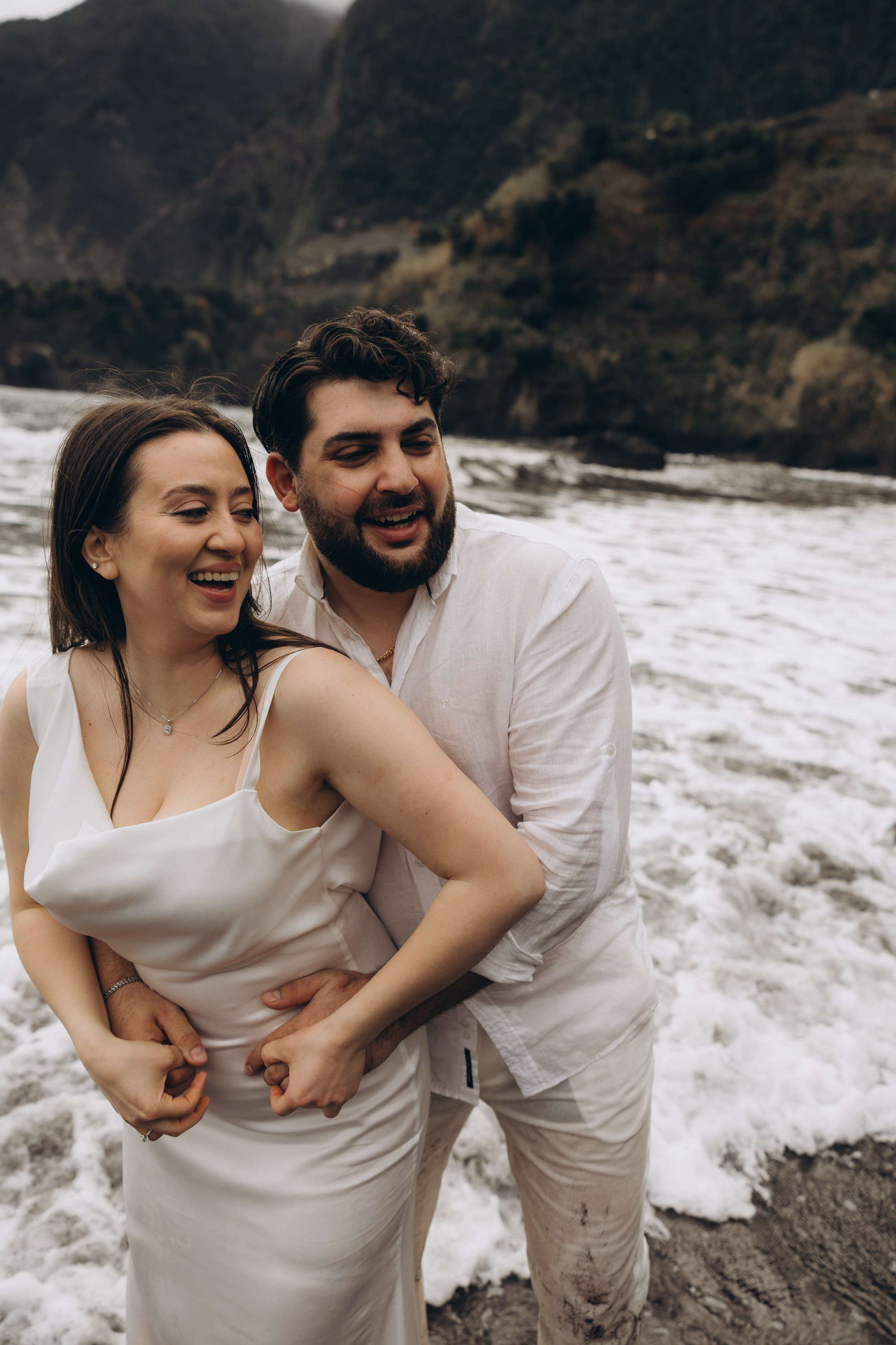 Engagement photoshoot at Seixal beach