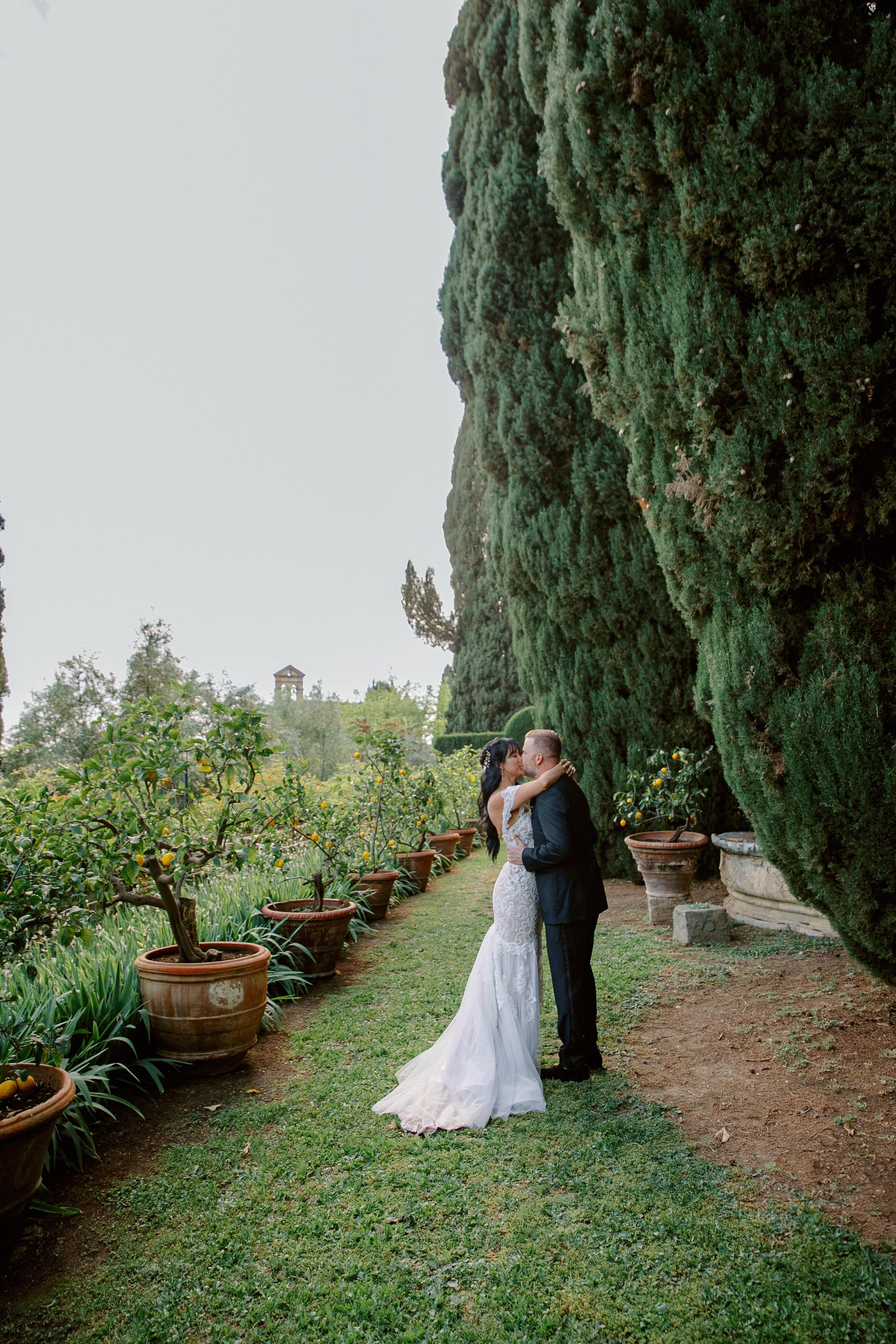 Tuscany Castello di Montegufoni wedding. Iurkovski PHOTOGRAPHY in Europe. Luxury destination weddings and events