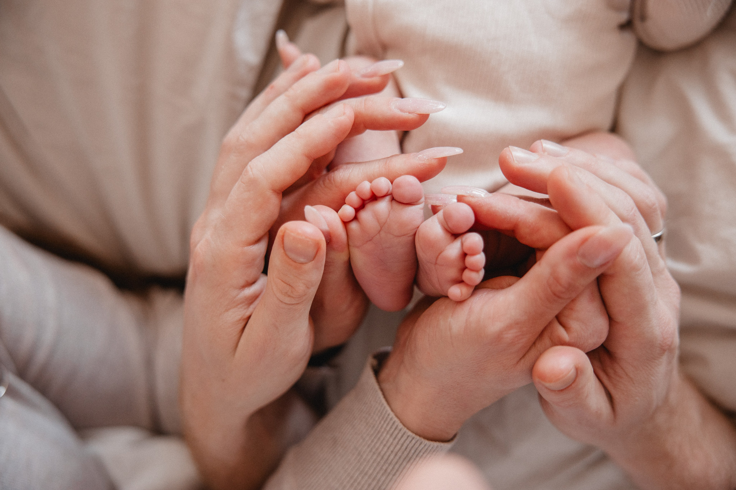 Neugeborenenfotos Zuhause. Hochzeitsfotografie |Hochzeitsfotograf Bochum | Hochzeitsfotograf Dortmund | Hochzeitsfotograf Essen | Hochzeitsfotograf Ruhrgebiet