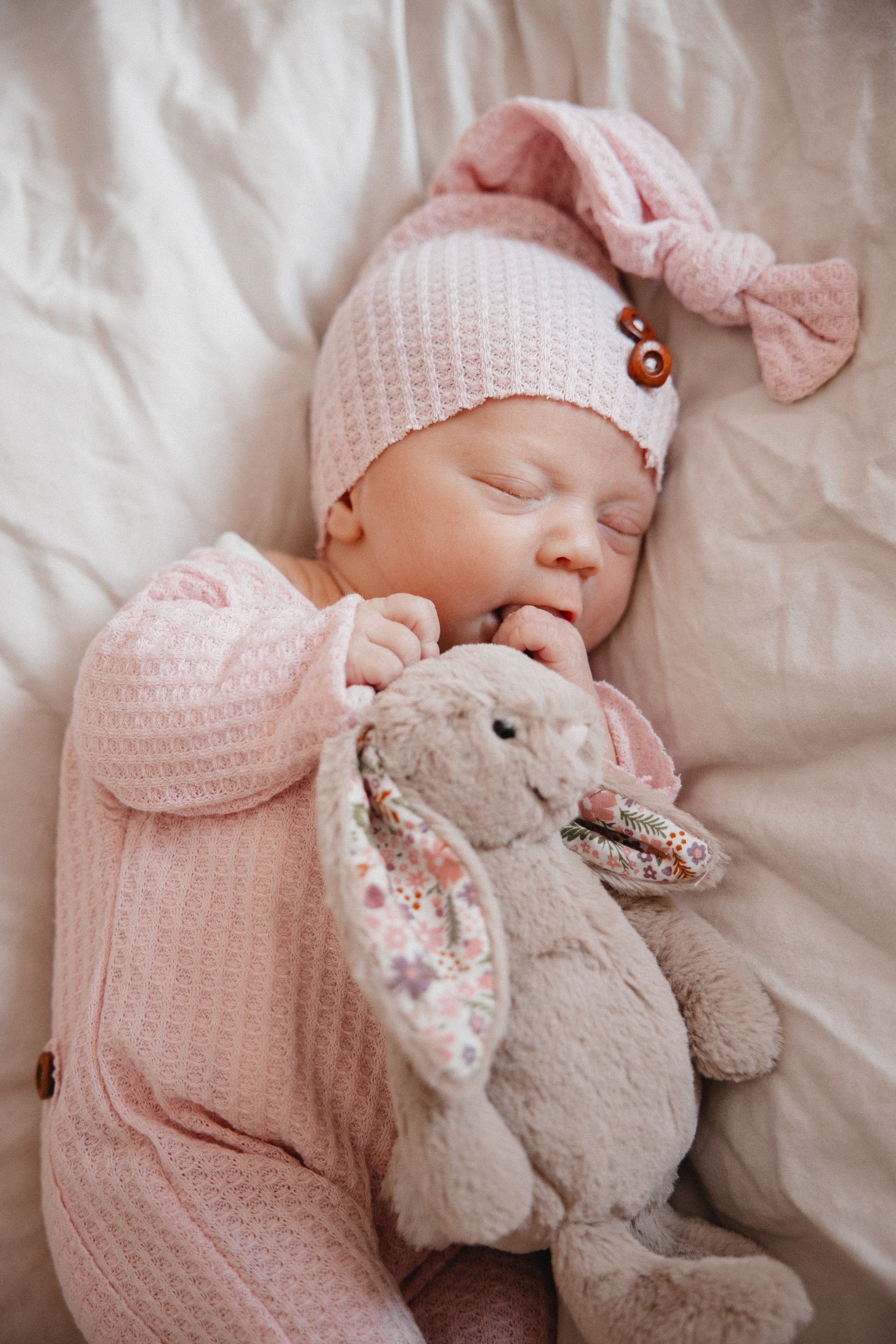 Neugeborenenfotos Zuhause. Hochzeitsfotografie |Hochzeitsfotograf Bochum | Hochzeitsfotograf Dortmund | Hochzeitsfotograf Essen | Hochzeitsfotograf Ruhrgebiet