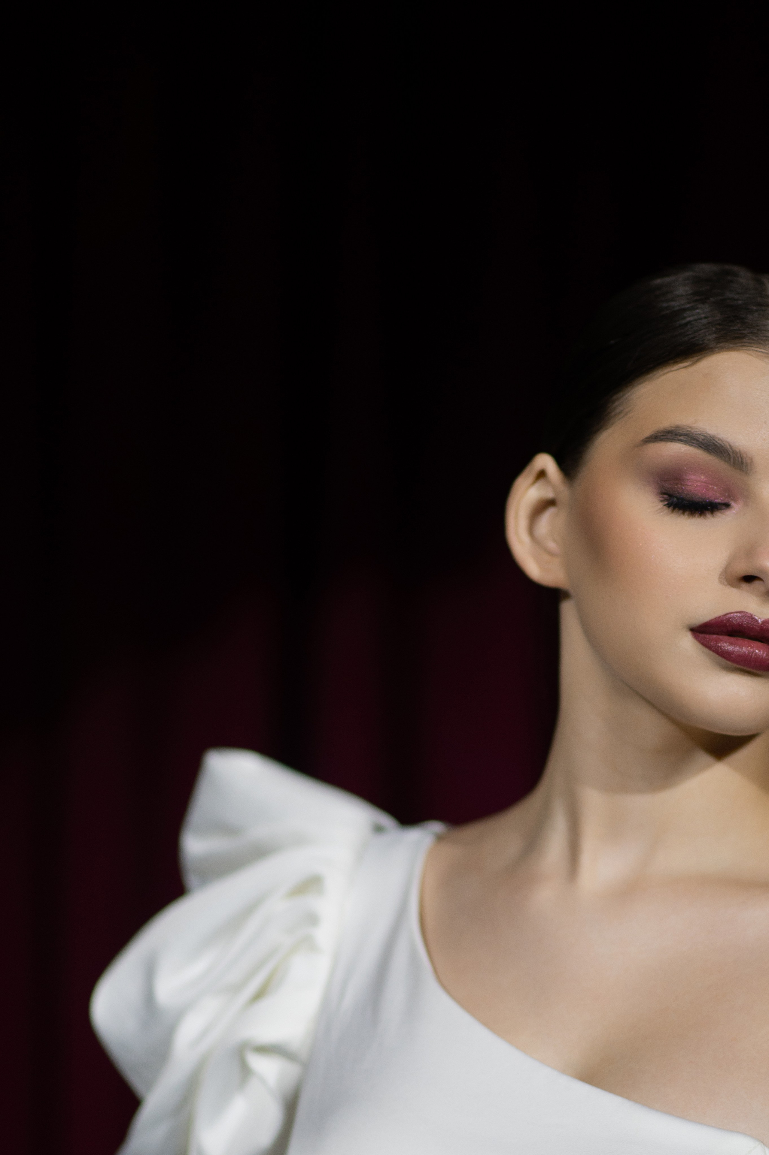 RED. Wedding and commercial photographer