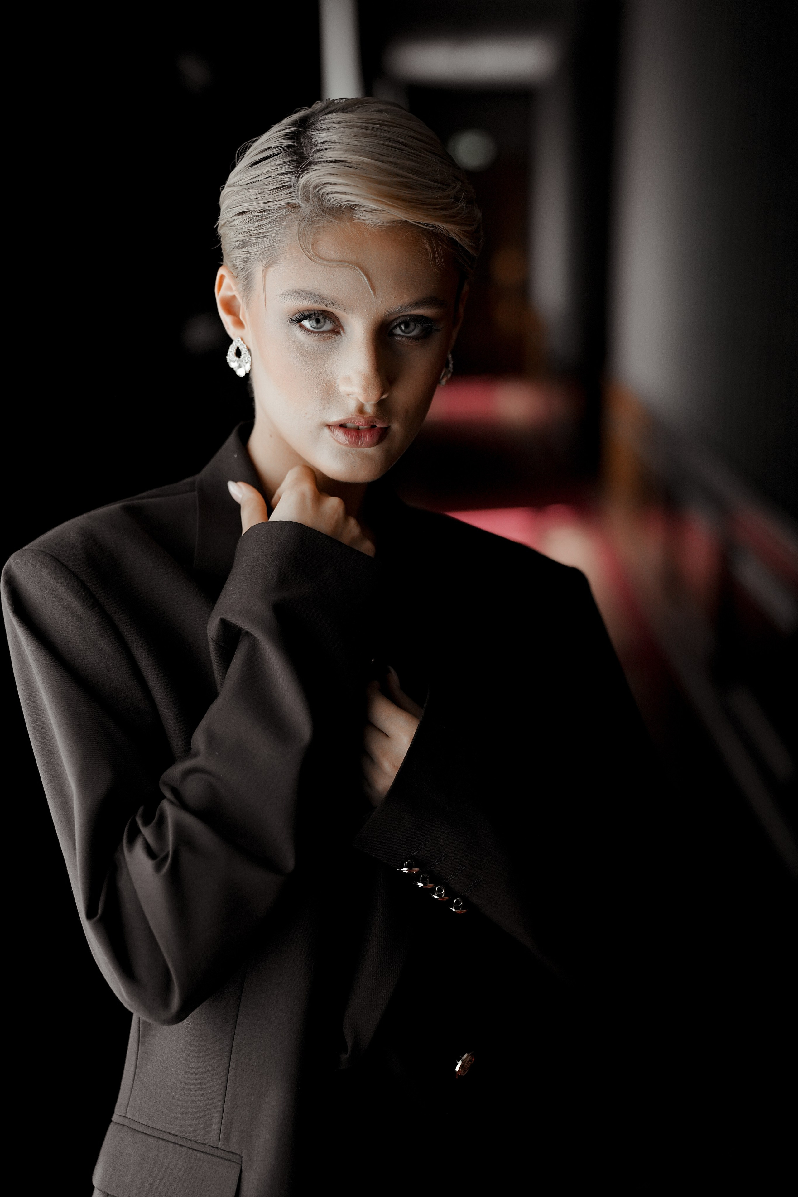 Николь Амир