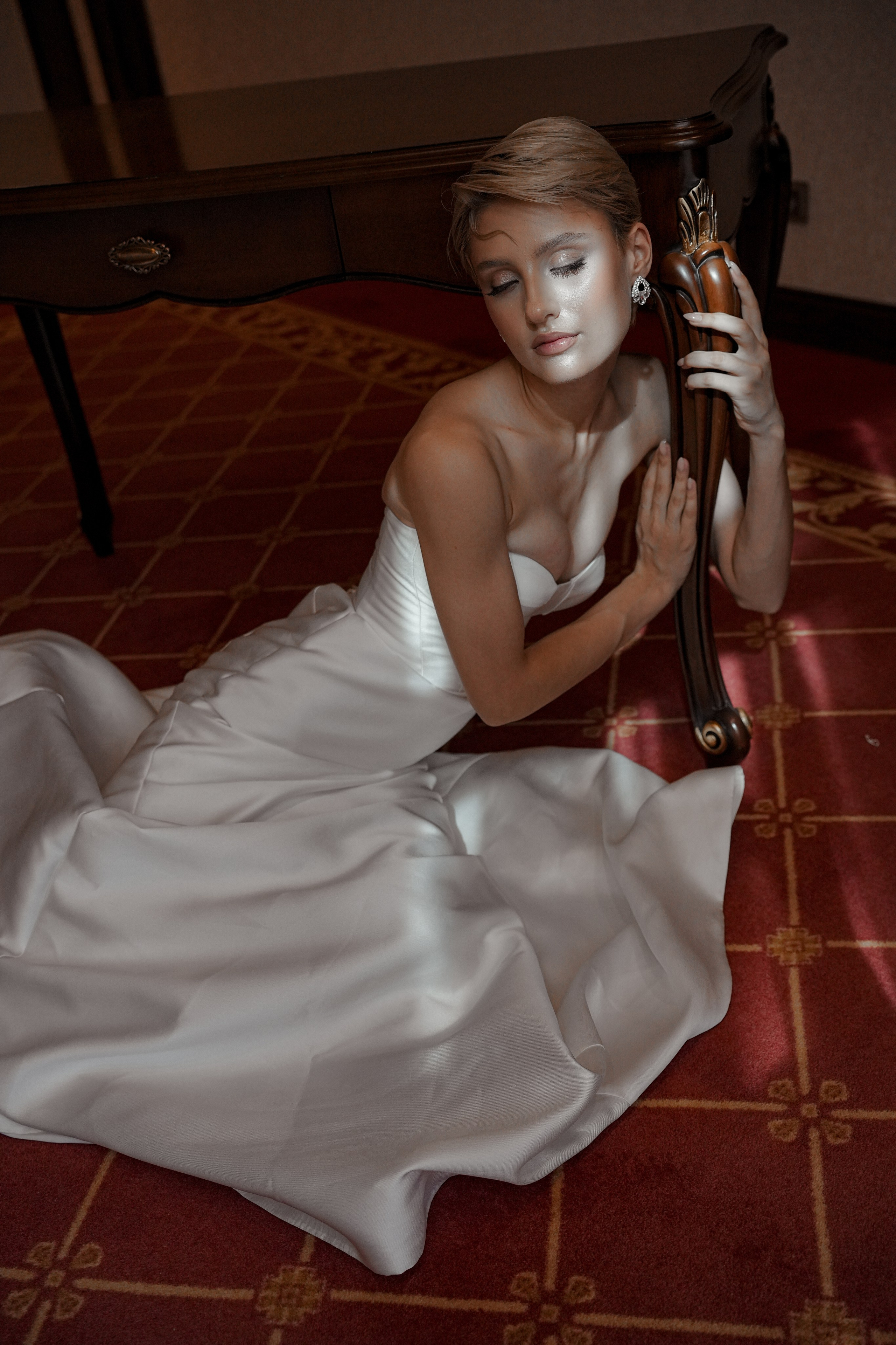 Николь Амир