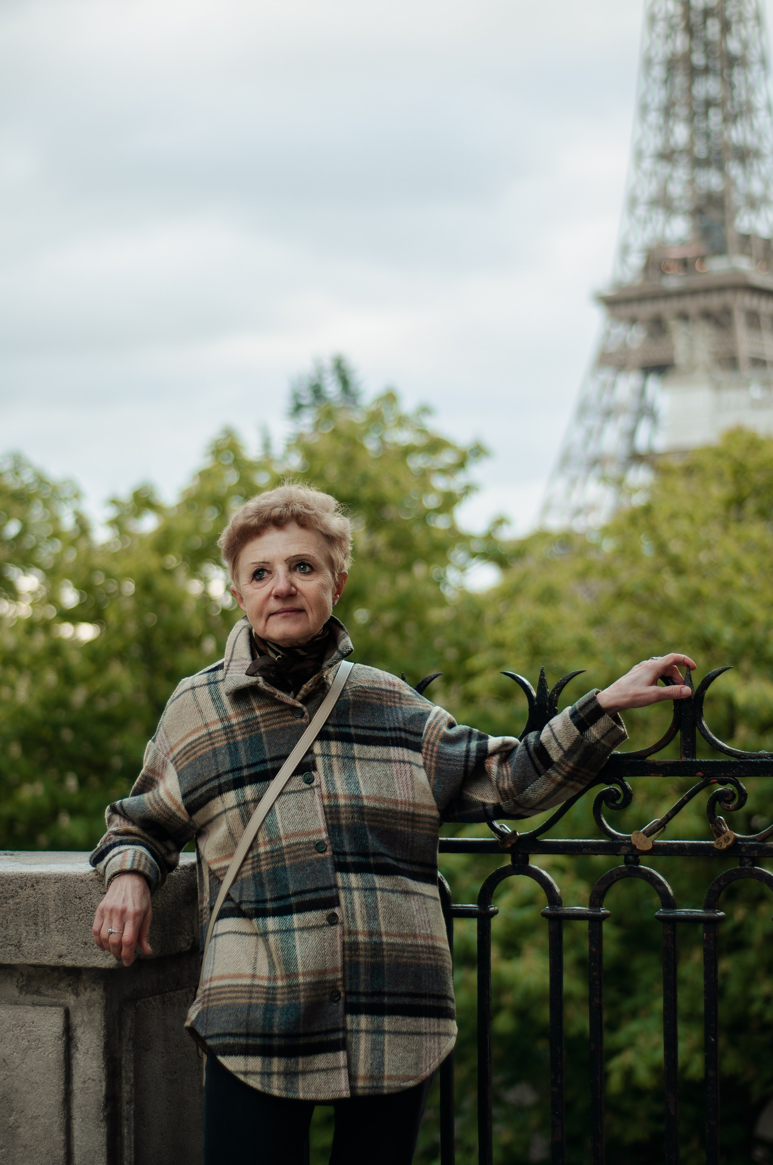Family photoshoot at the Trocadero. Paris photographer — Polina Osipova