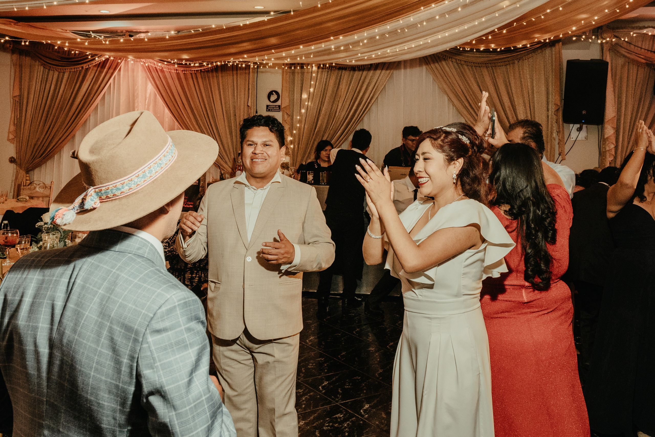 VANESSA + FRANKLIN BODA RELIGIOSA. Studio KVTA | Fotografía y Video de Bodas en Arequipa