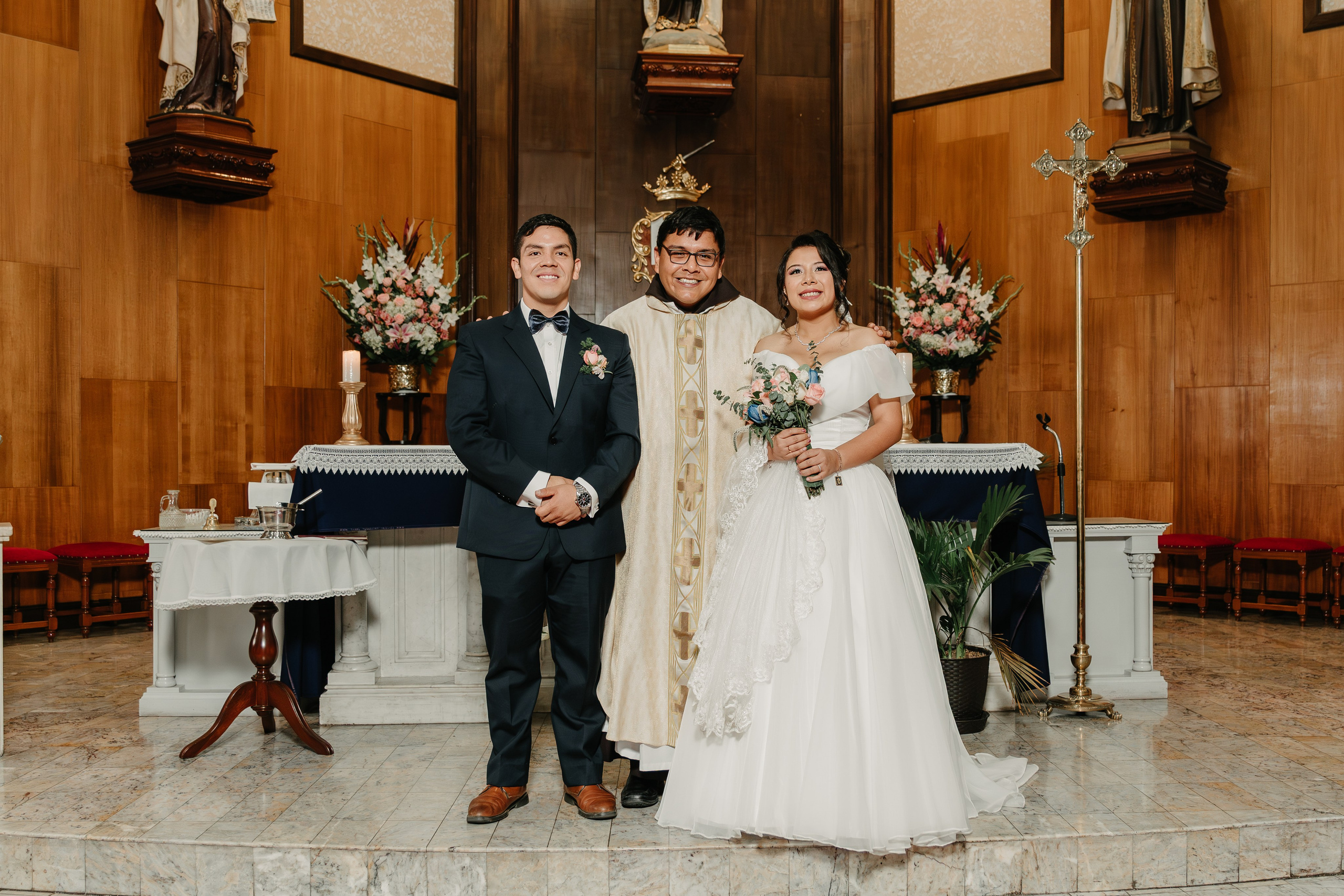 ALEJANDRA + RODRIGO BODA RELIGIOSA. Studio KVTA | Fotografía y Video de Bodas en Arequipa