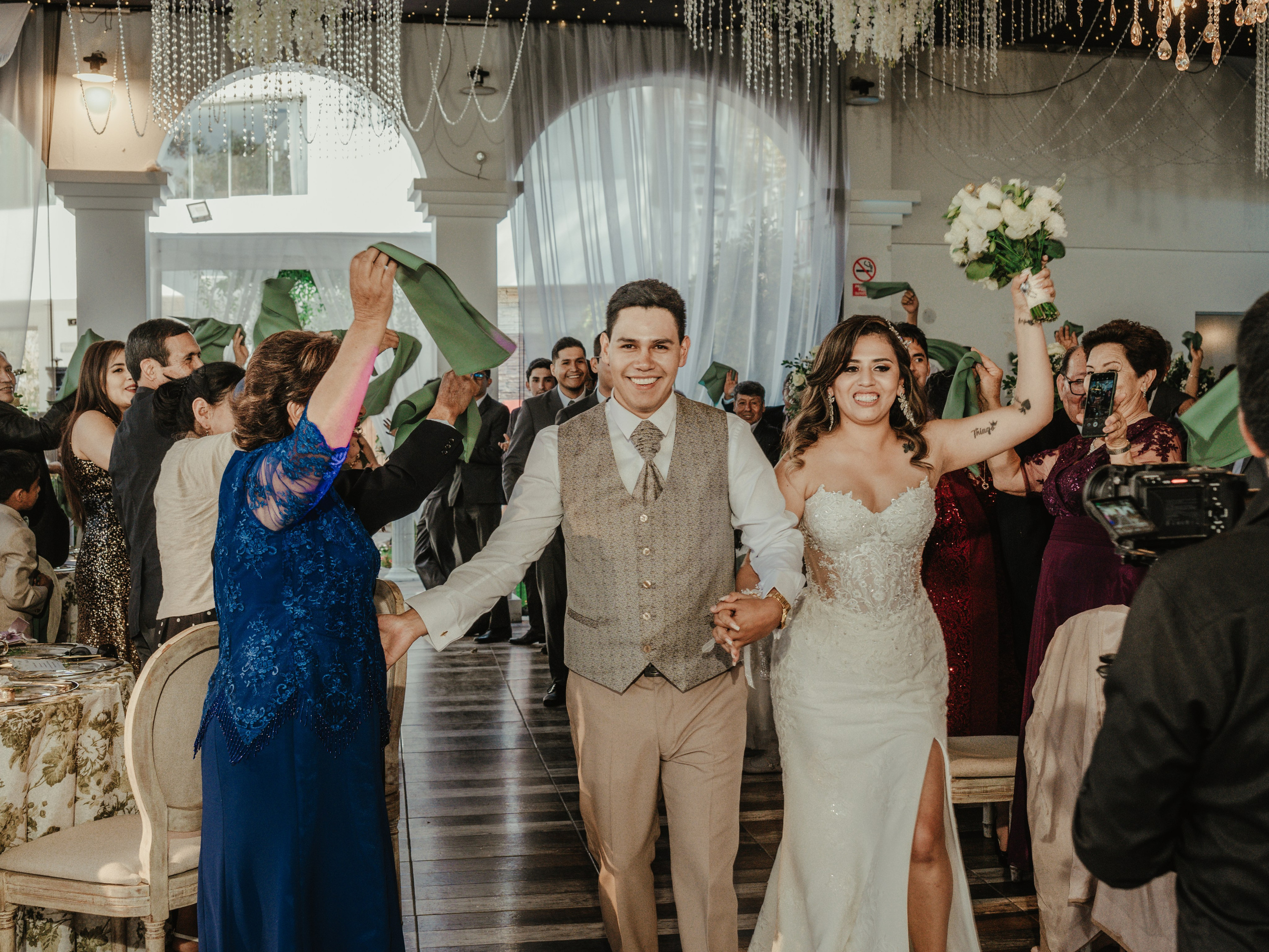 CARLA Y MARIO BODA RELIGIOSA. Studio KVTA | Fotografía y Video de Bodas en Arequipa