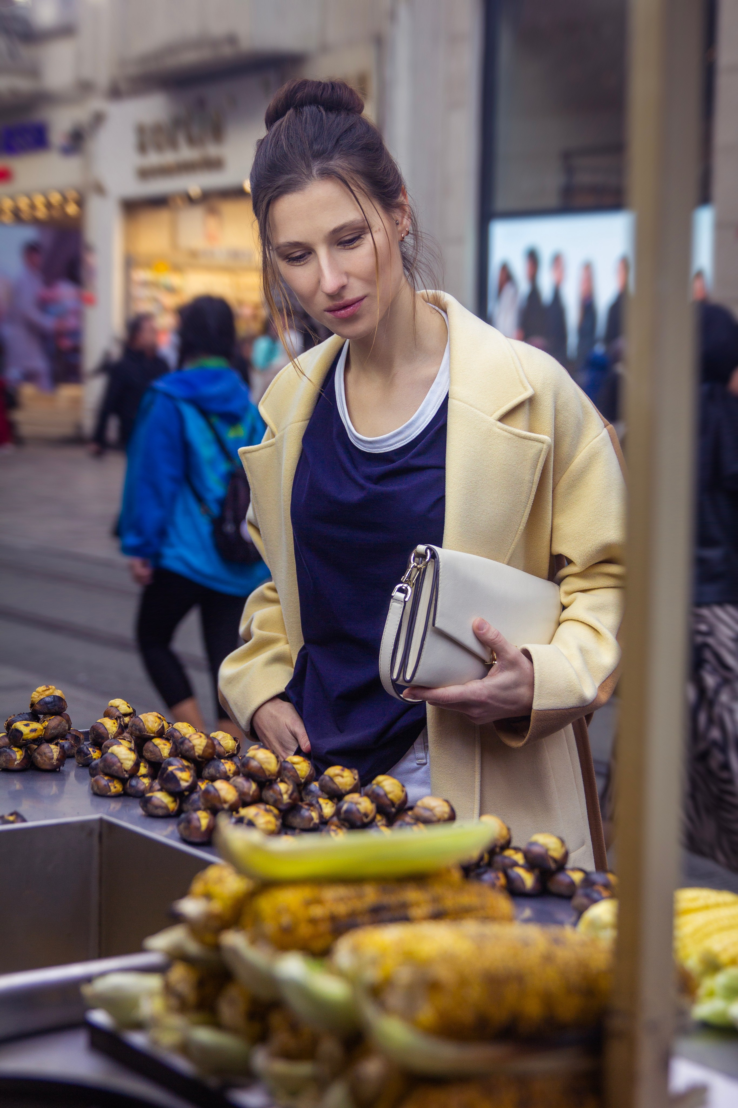 уличная фотосессия в Стамбуле район Таксим . Atmospheric photo shoot in Istanbul's Taksim district 