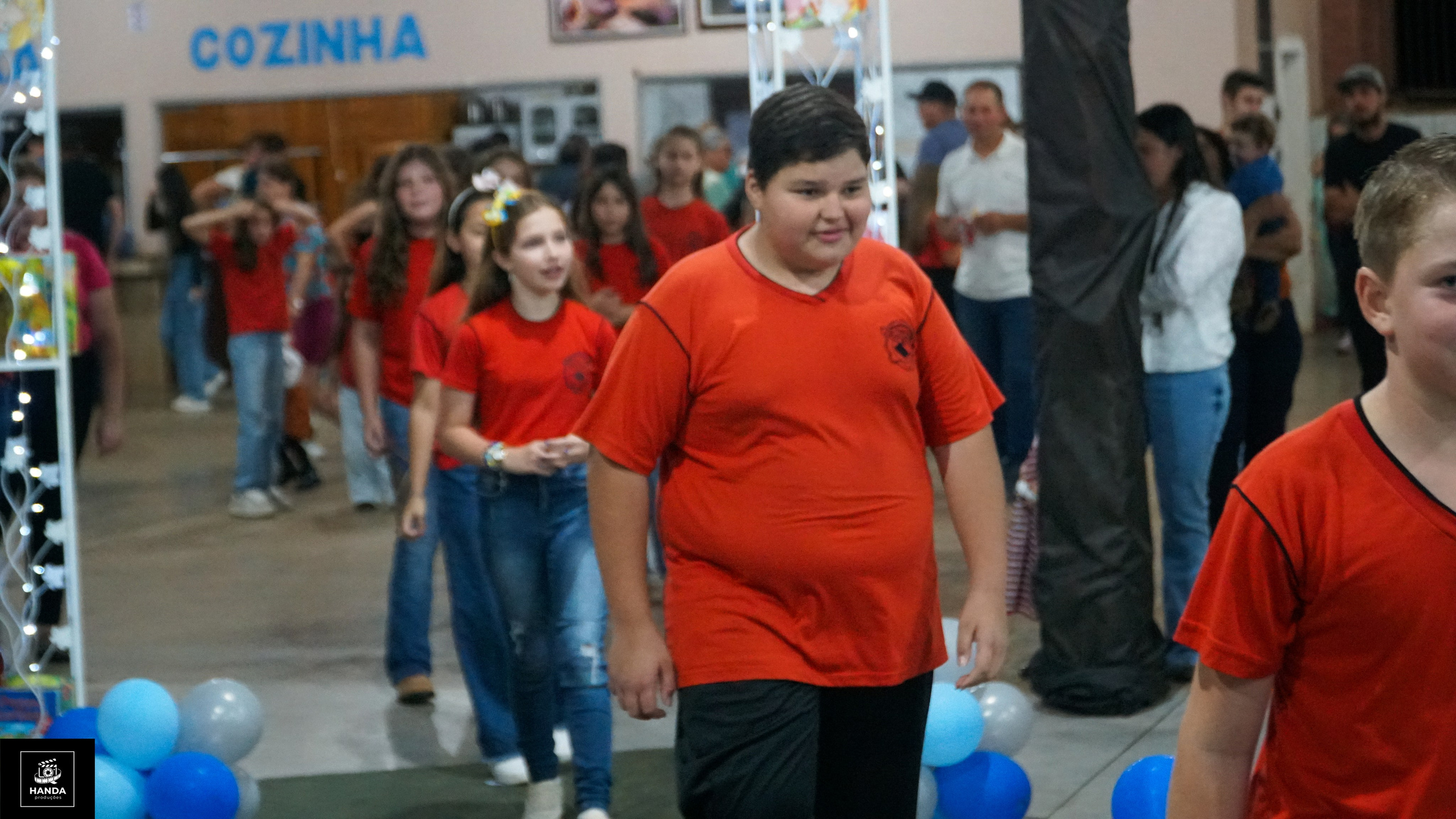 Noite autógrafos colégio Aurélio Buarque de Holanda. Handa Produções