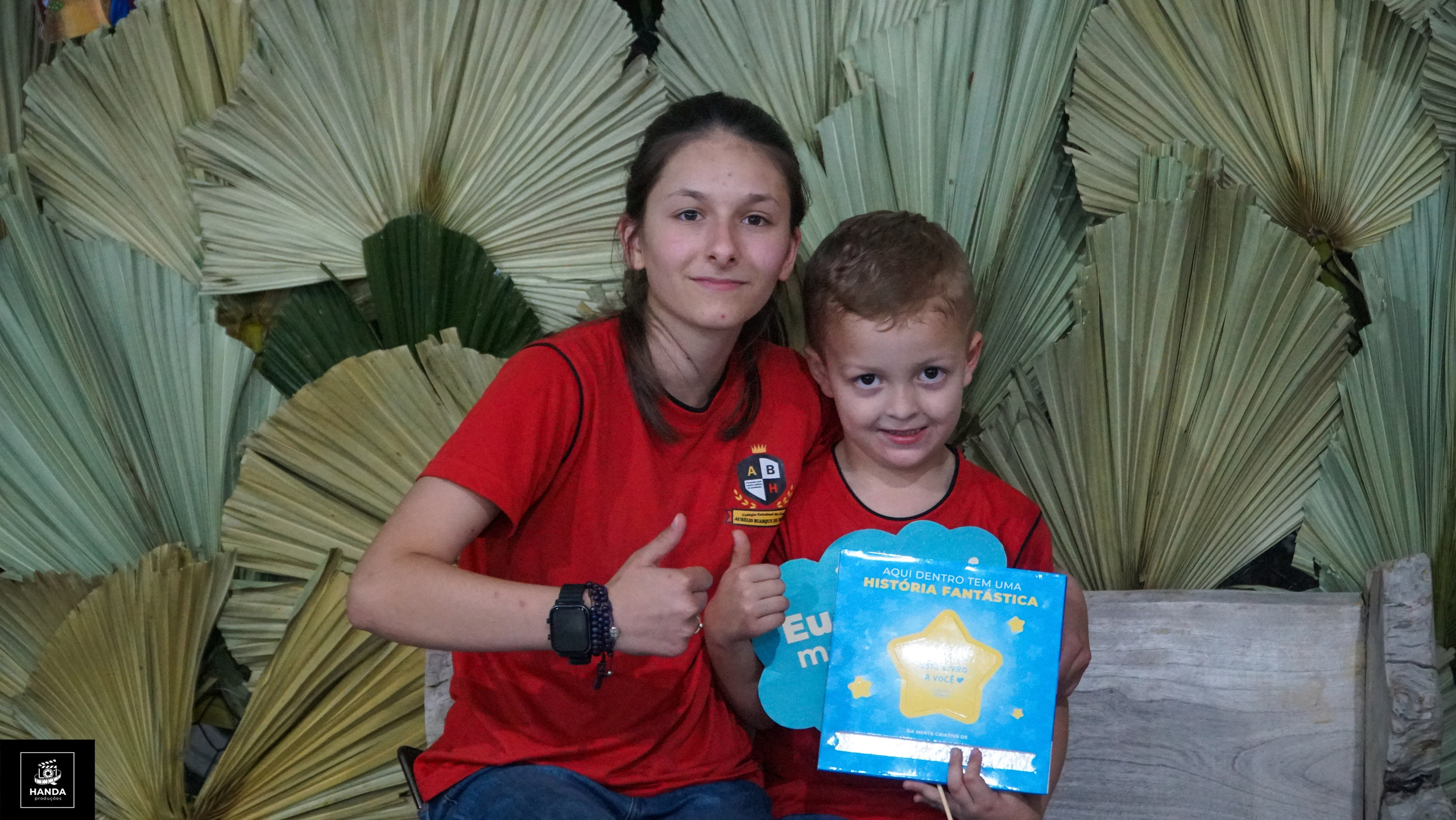 Noite autógrafos colégio Aurélio Buarque de Holanda. Handa Produções