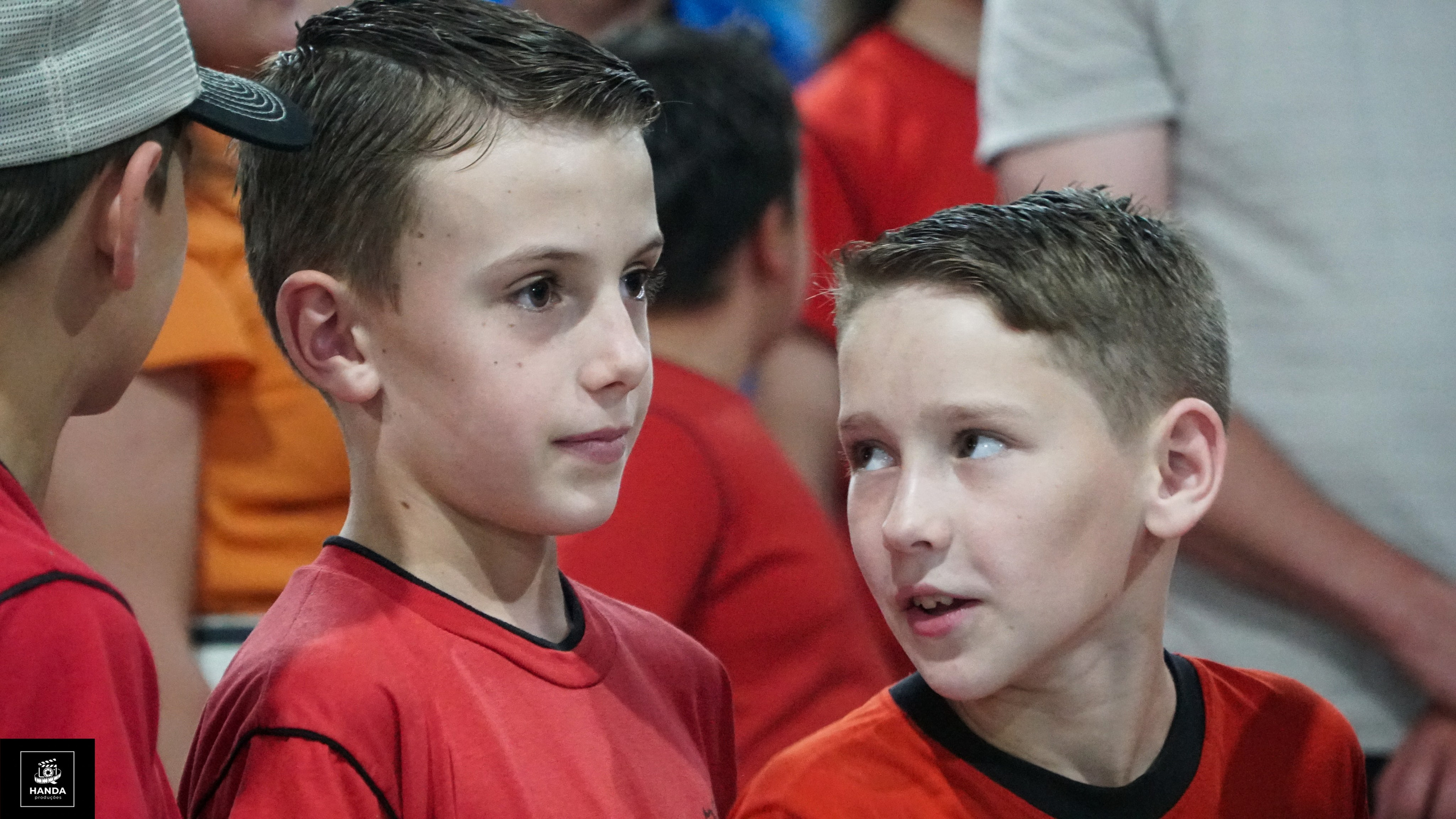 Noite autógrafos colégio Aurélio Buarque de Holanda. Handa Produções