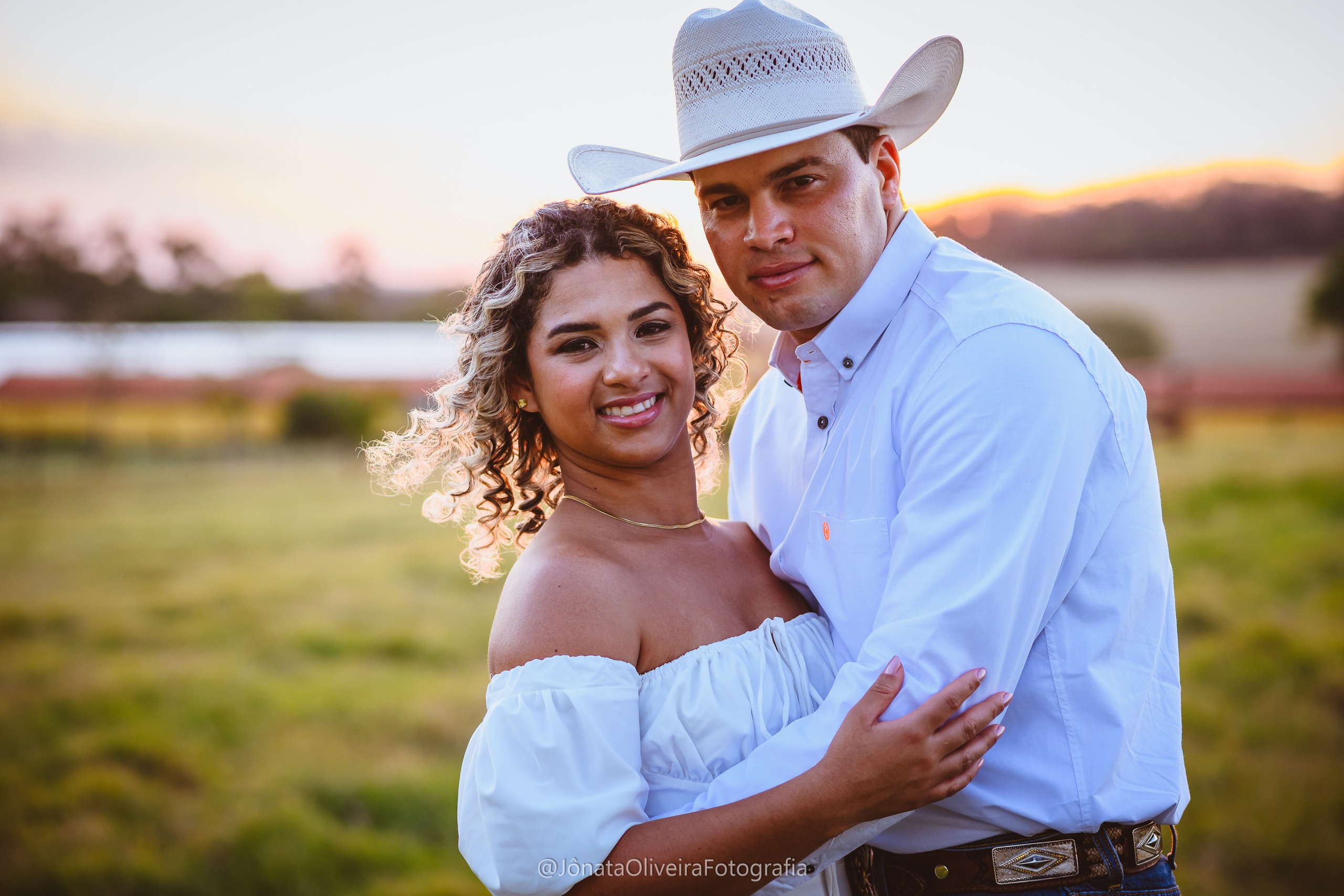 Pre Wedding Luérica e Vinicius. Fotografia de casamentos e ensaios em avaré Jônata Oliveira