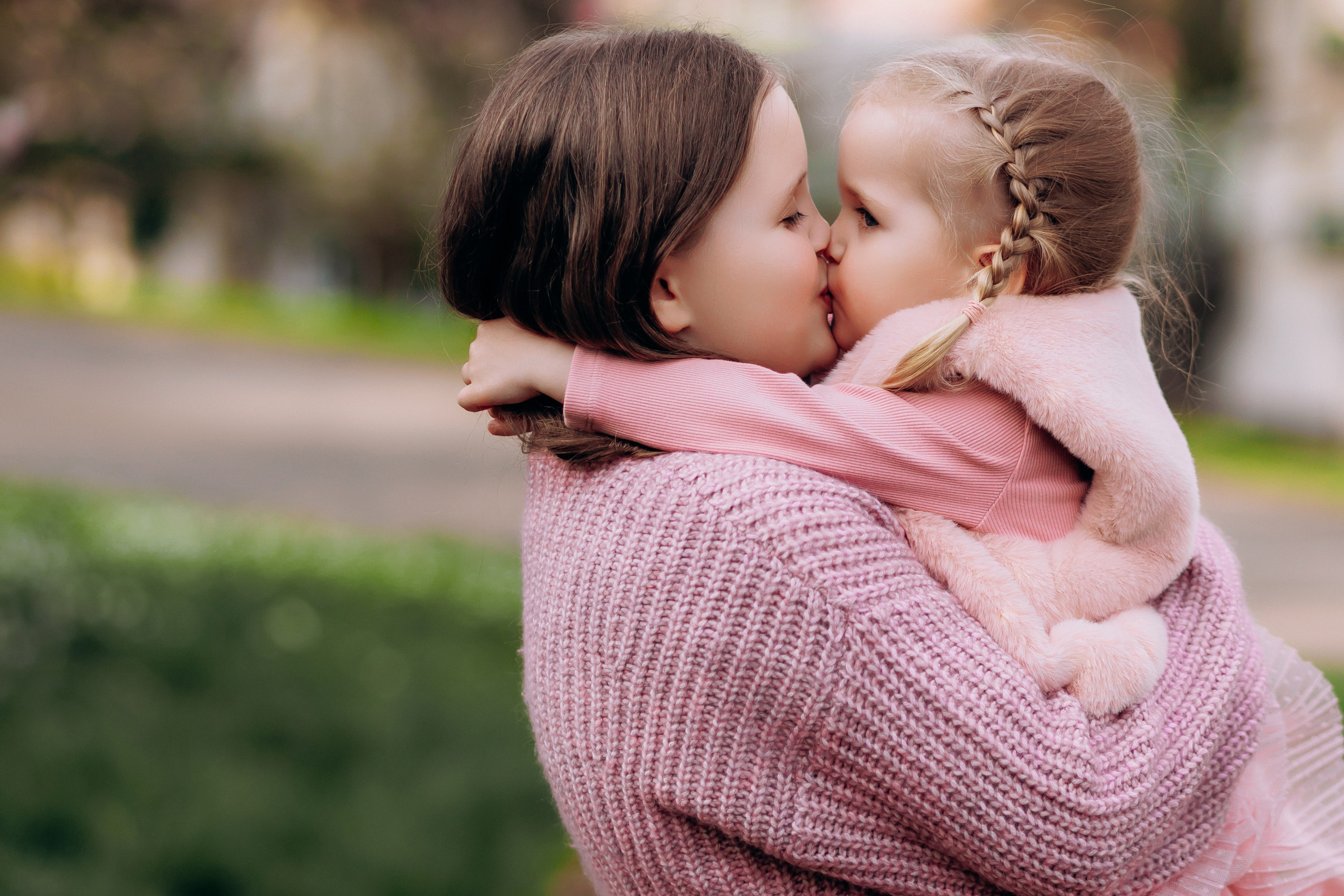 Tatiana, Alisa, Daria. Wedding and Family Photograph