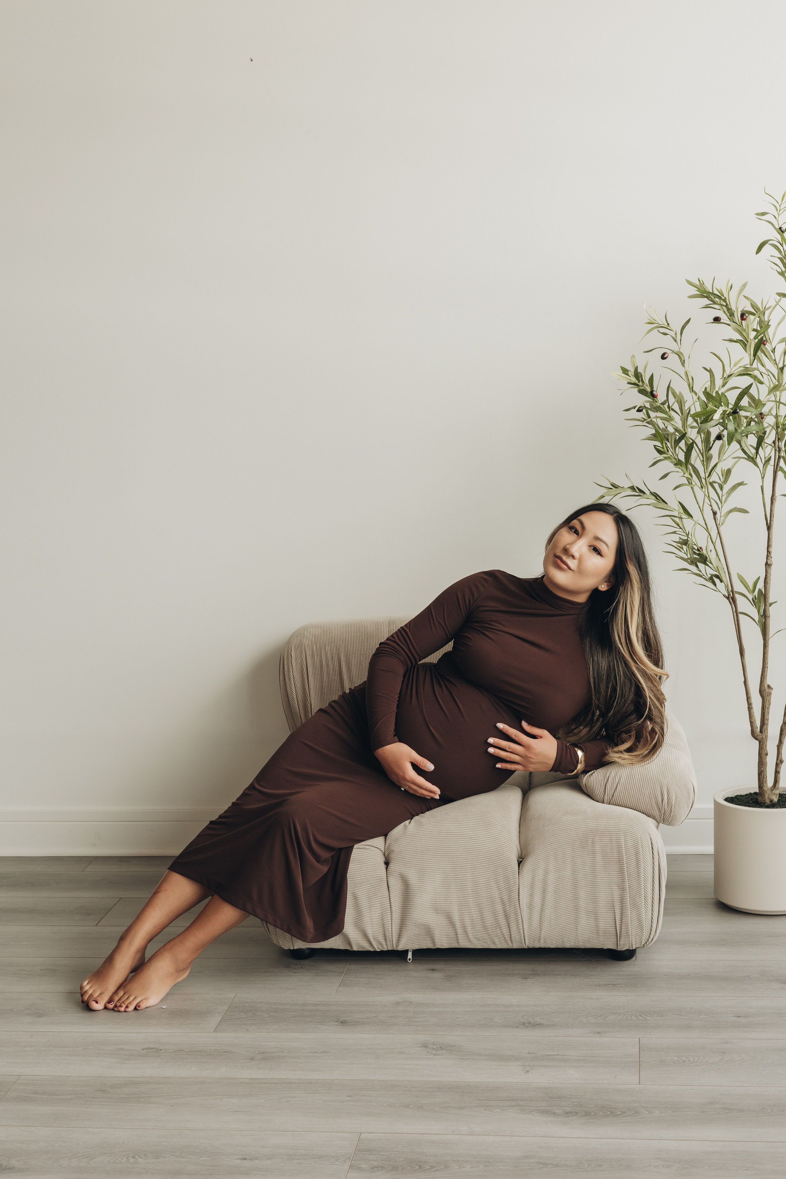 Elegant maternity portraits in chicago
