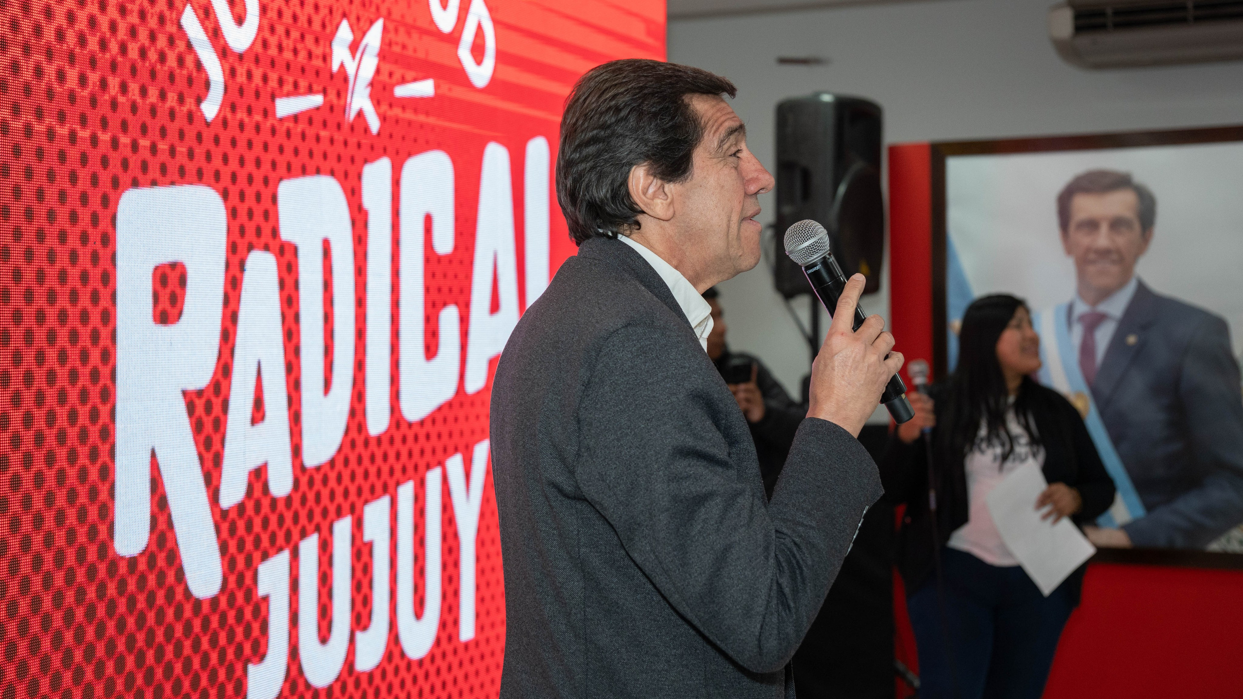 Asunción de autoridades de la Juventud Radical. Cuarta Pared