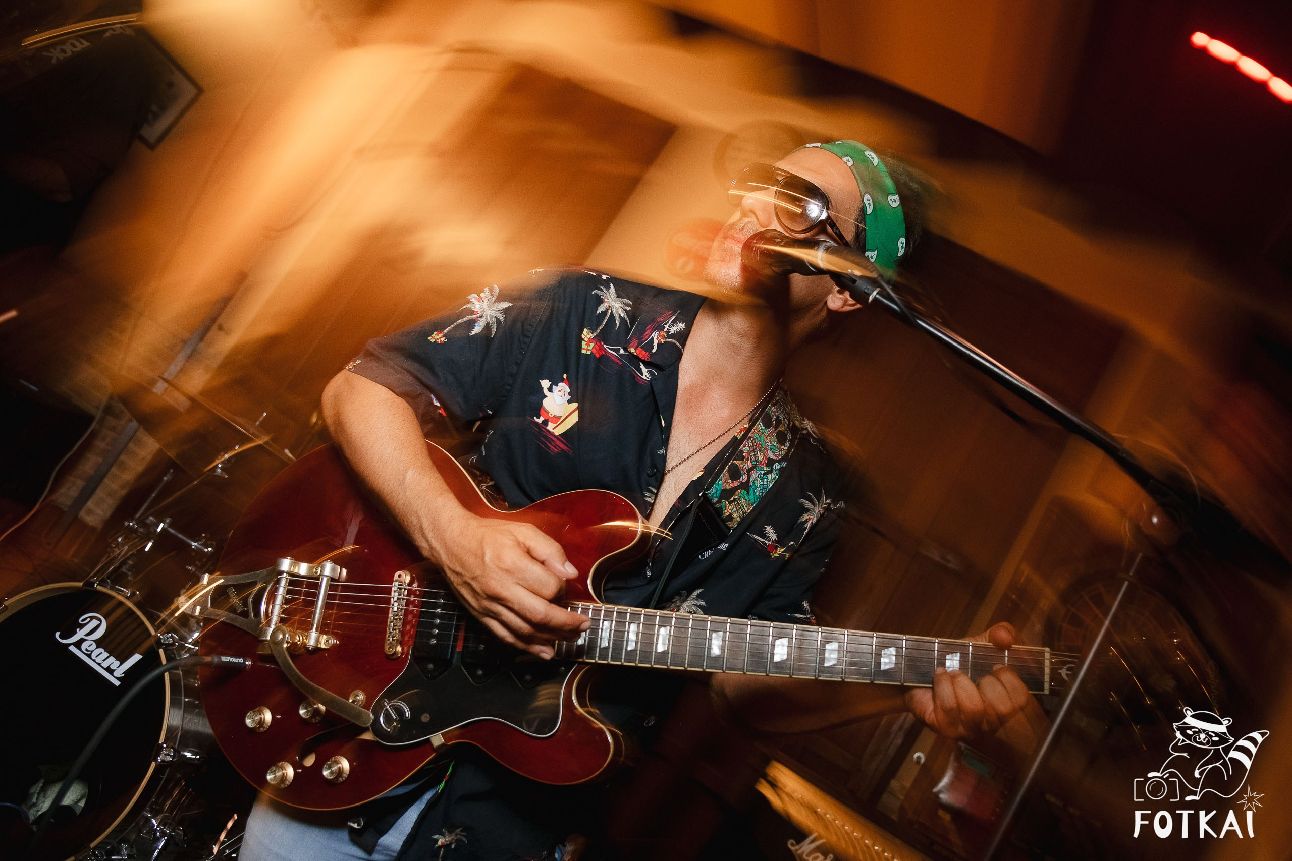 Stones of the Coast en Café Aljibe Rojales: Reportaje fotográfico 30.08.25 | FOTKAI