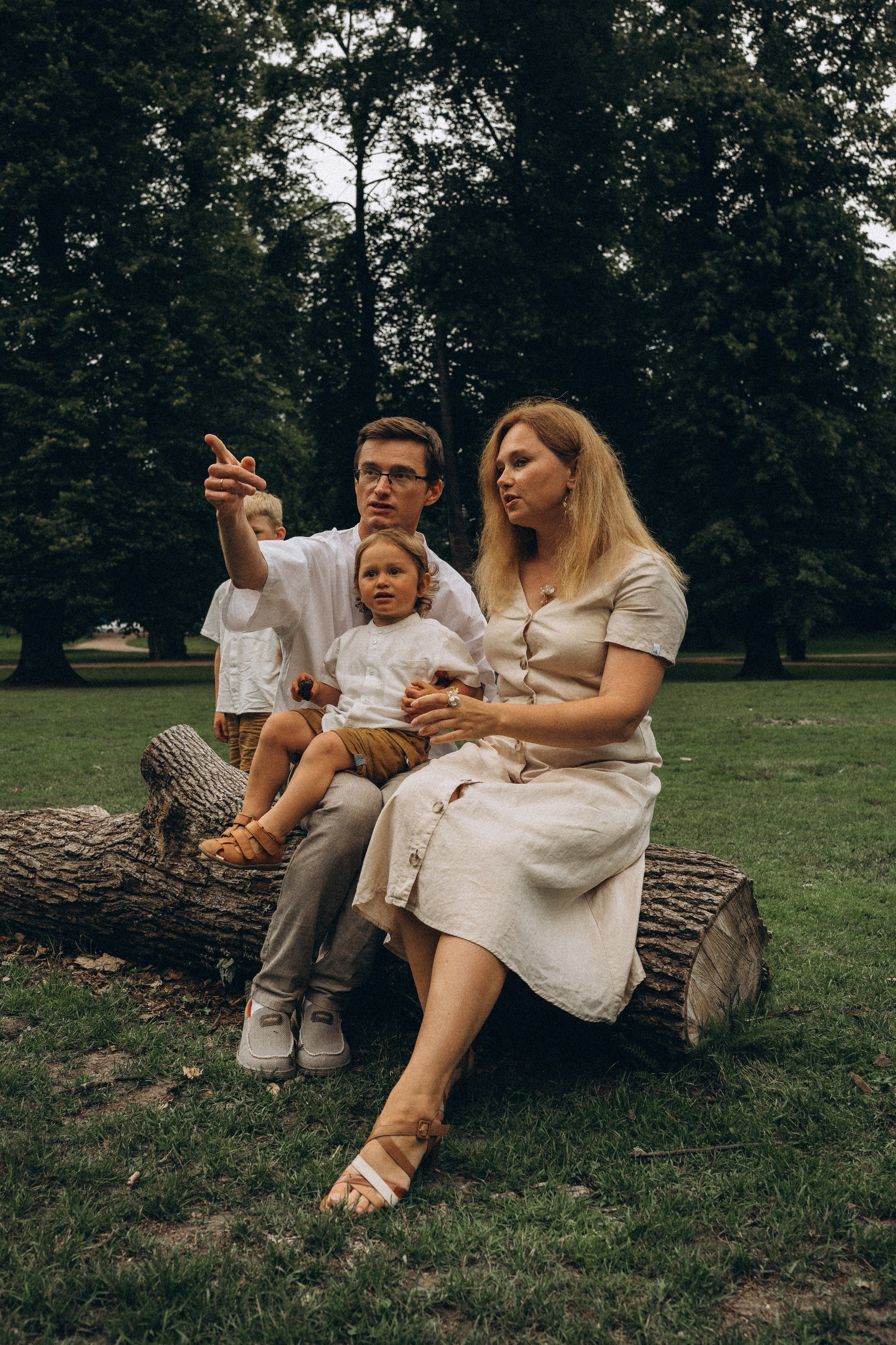 Kaivopuisto. Wedding and potrait photographer in Helsinki Vickan O