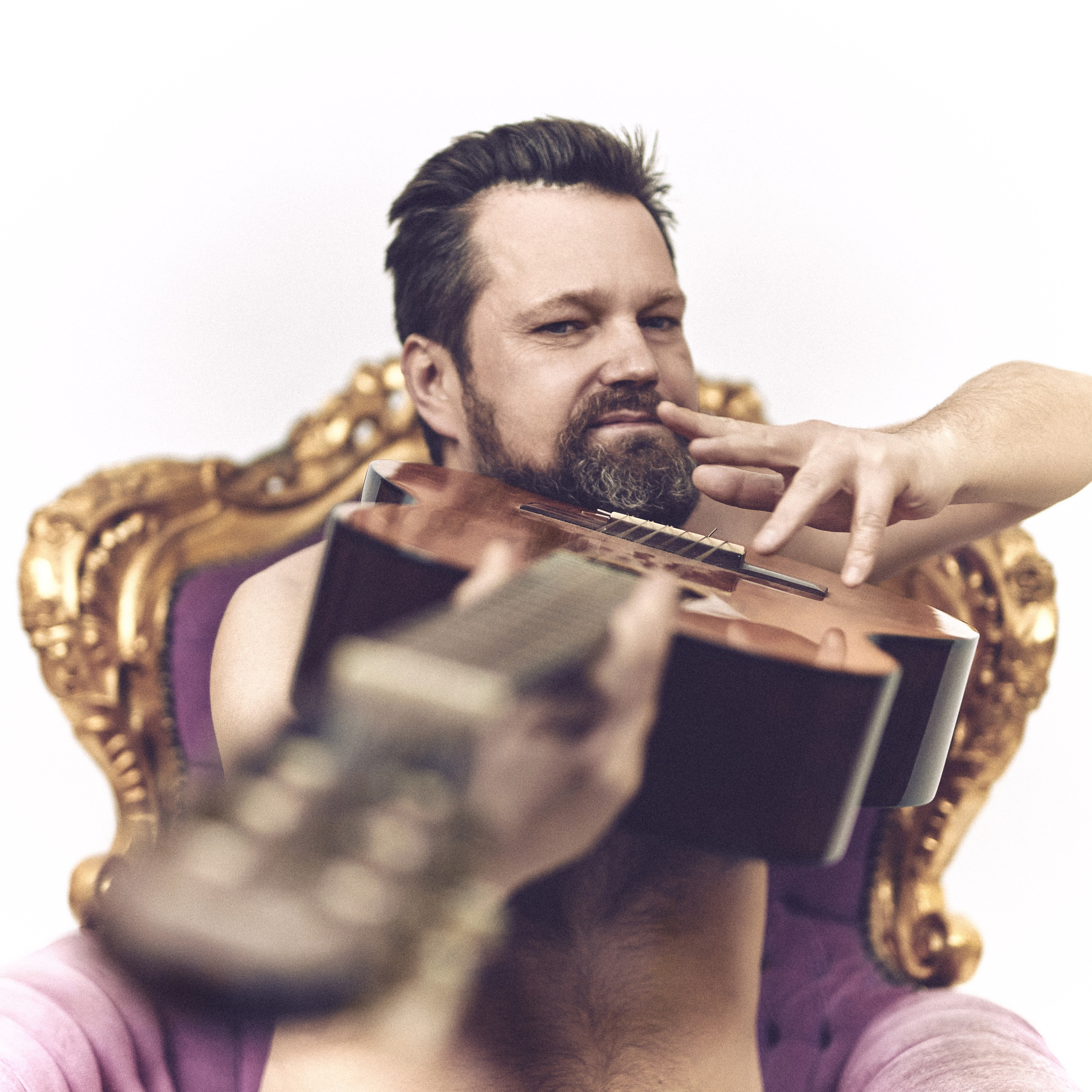 Portret męski charakterystyczny - Daniel niebieskooki smok - fotograf Andriej Szypiłow