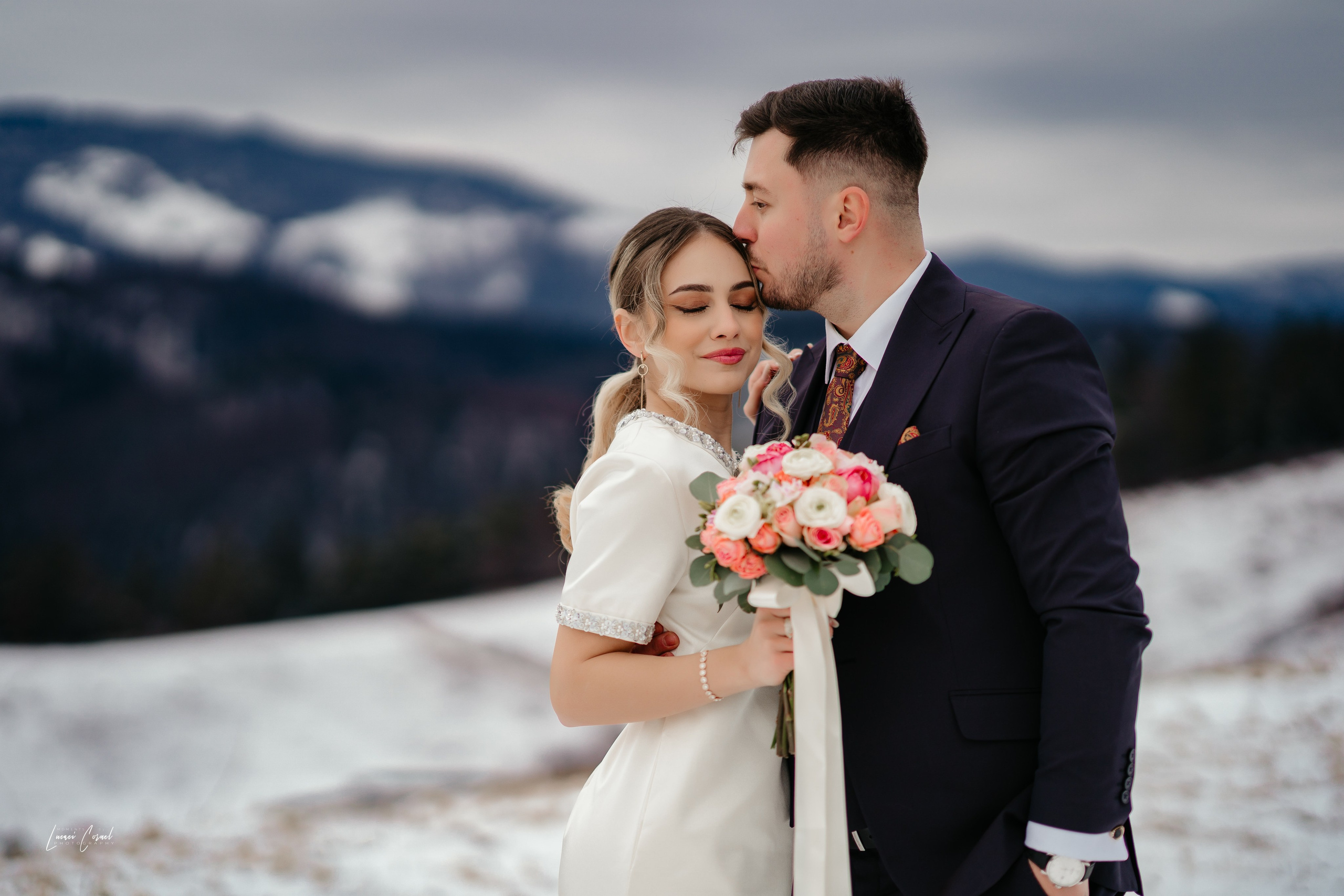 Save The Date – Emoție și anticipare. Fotograf de nuntă, corporate, botezuri, majorate și aniversări Roman, Lucaci Cornel