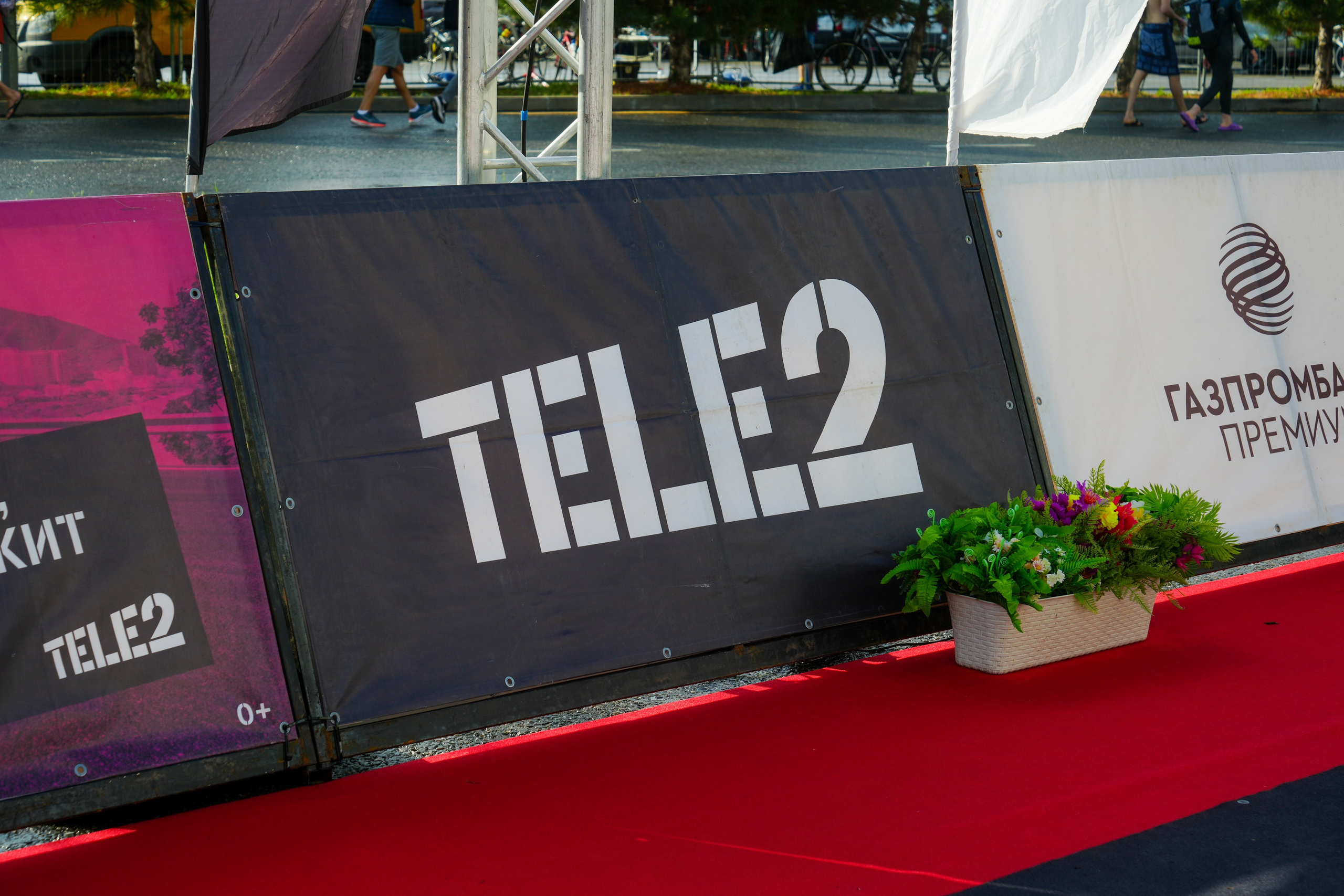 Фотоотчет партнерской интеграции для компании TELE2 на фестивале Ironstar. Репортажный фотограф в Красной Поляне и Сочи Павлюченко Екатерина