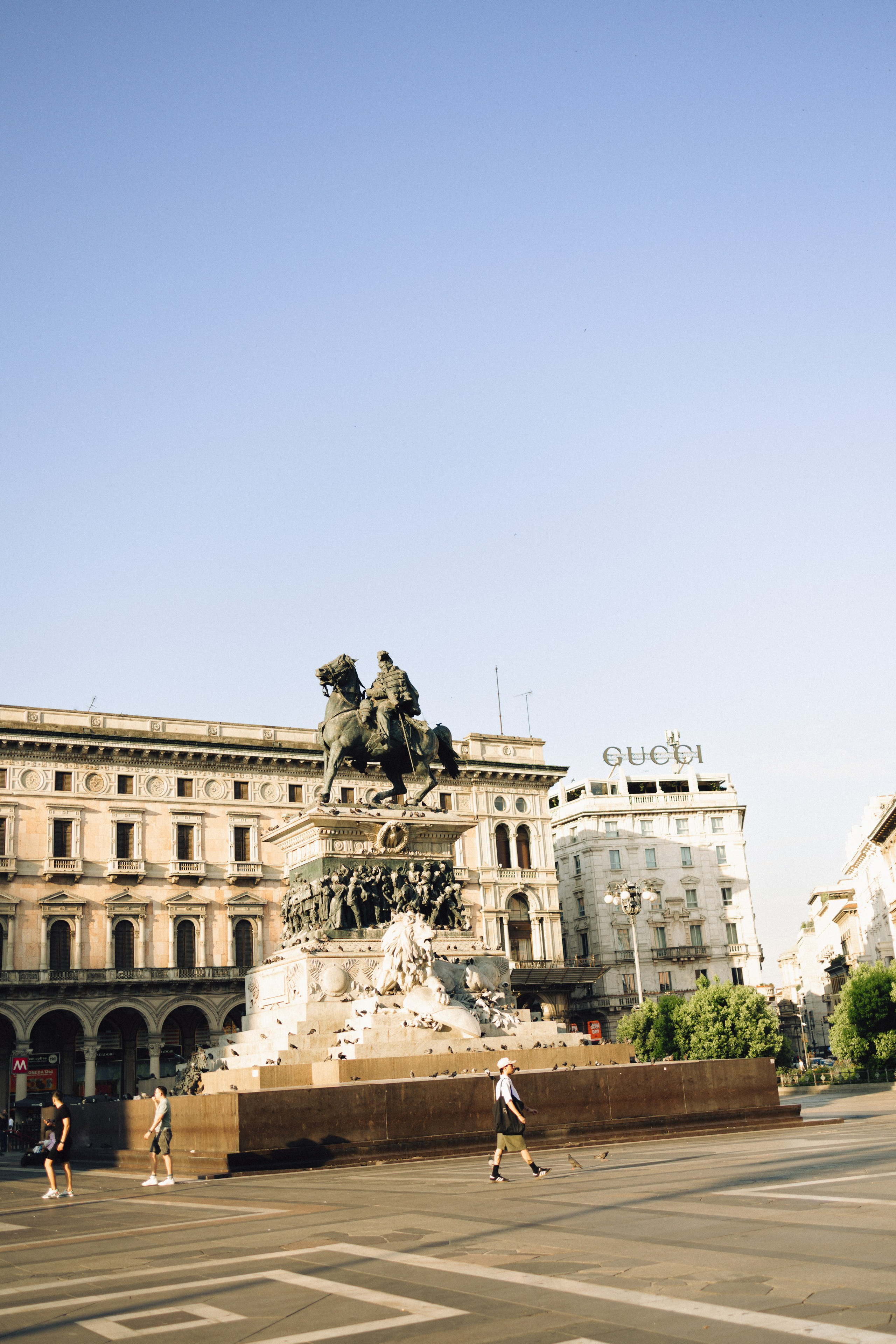 Cinematic Love Story in Milan, Italy | Alena & Bulat. Liza Bizzaro — Italy Wedding, Love Story & Portrait Photographer in Milan, Turin, Piedmont and Across Italy