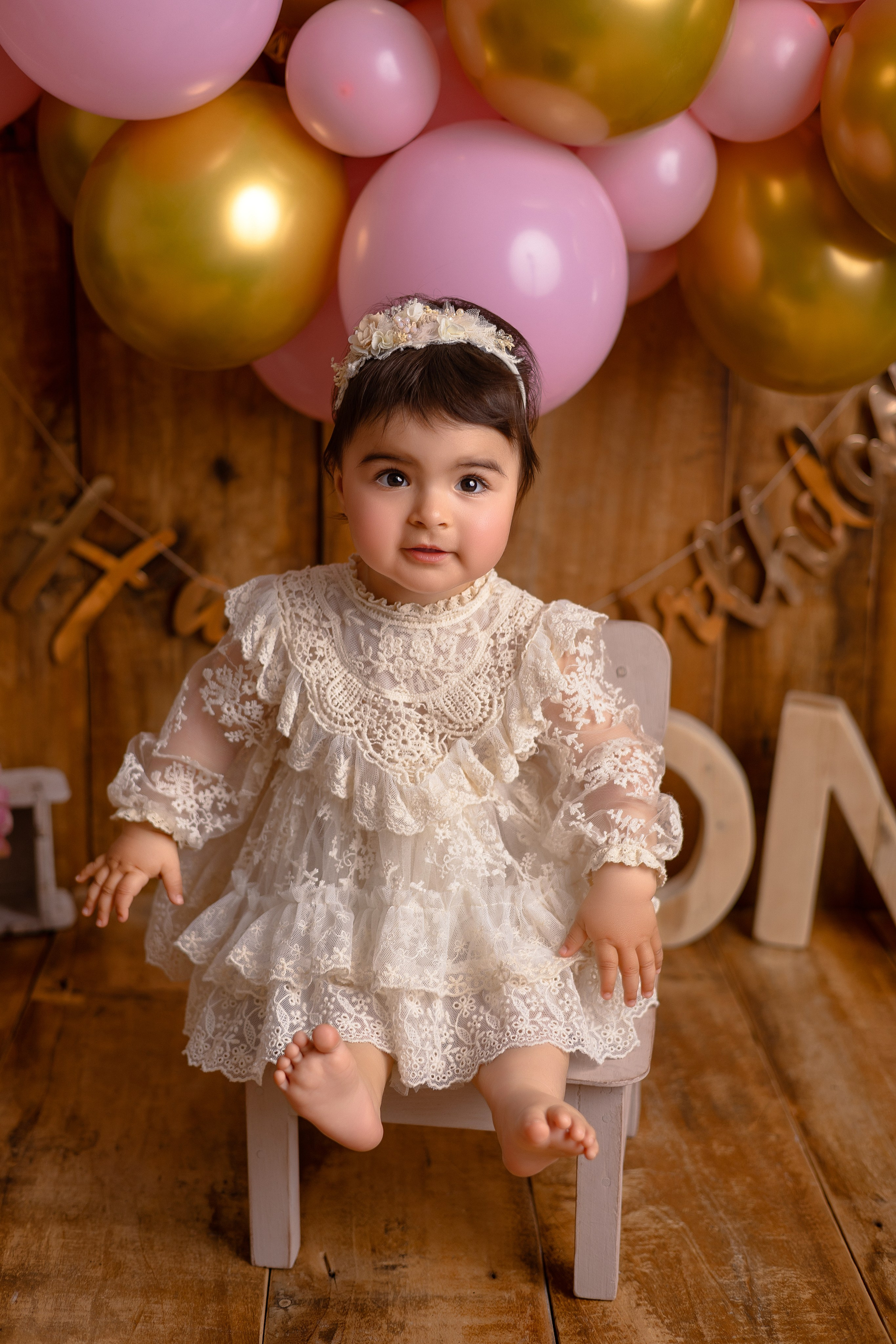 Erste Geburtstag „Cake Smash“. Neugeborene- Schwangerschaft- und Kinder Fotografin in Lehre