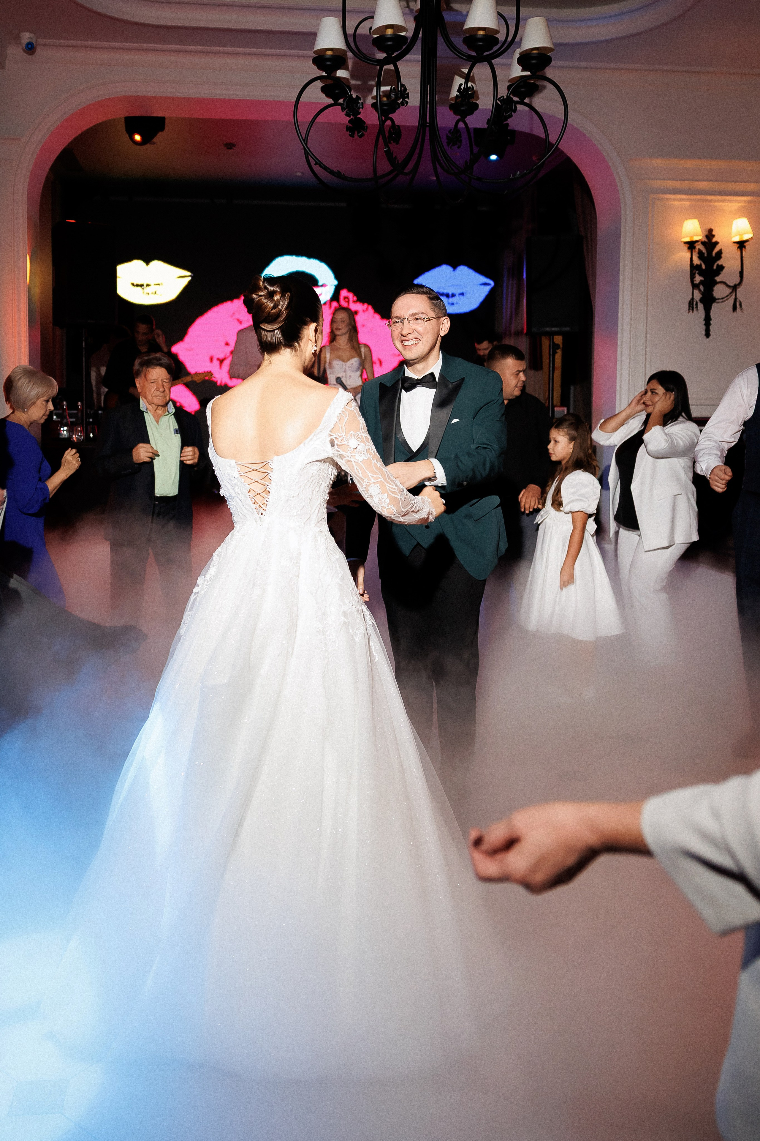 Serghei & Erica — Queen Residence. Servicii Foto și Video 067188353