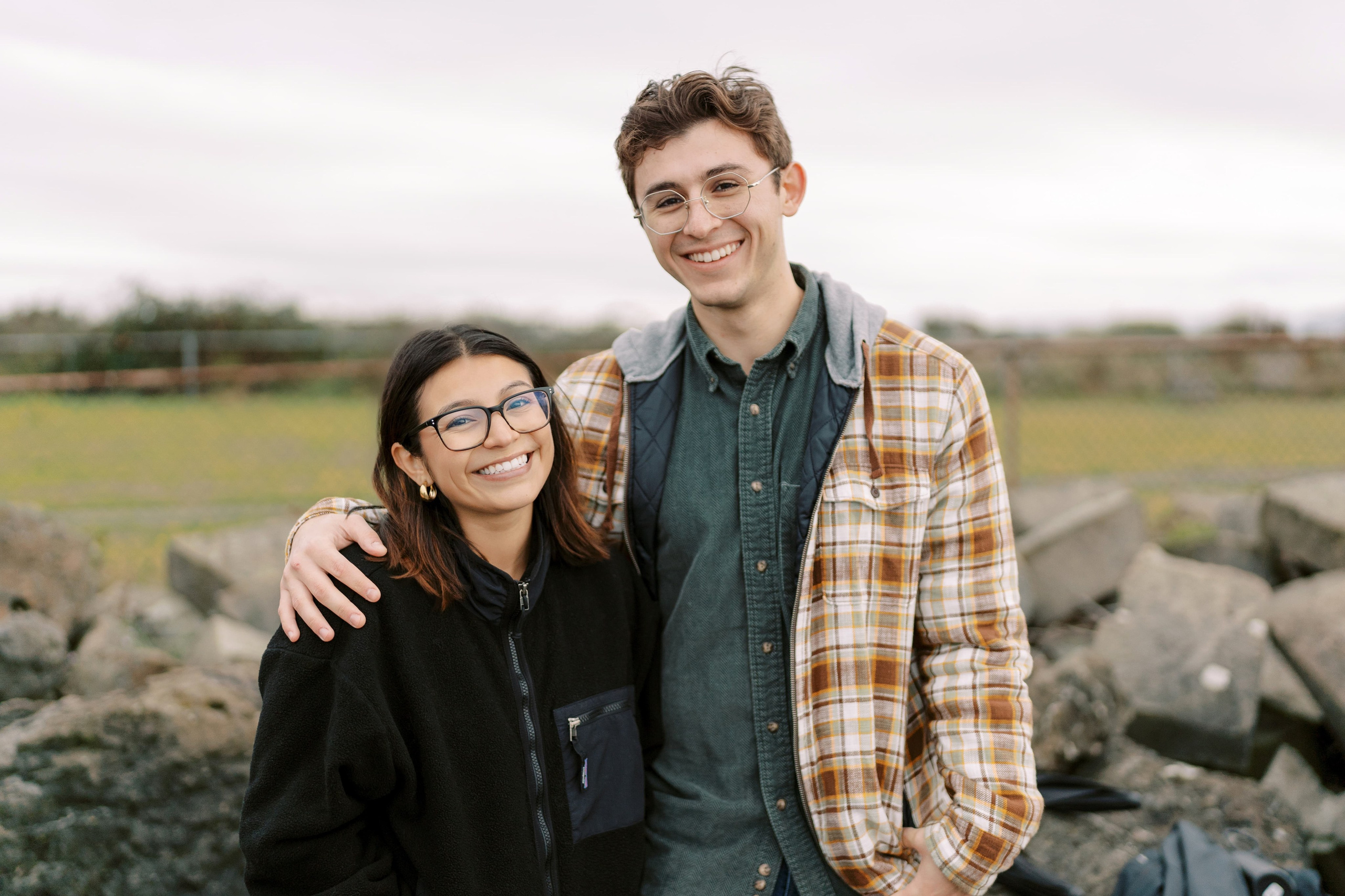 Proposal. December 2024. Alki Point Lighthouse, Washington state. EVAN ARISTOV WEDDING PHOTOGRAPHY — Seattle Wedding Photographer