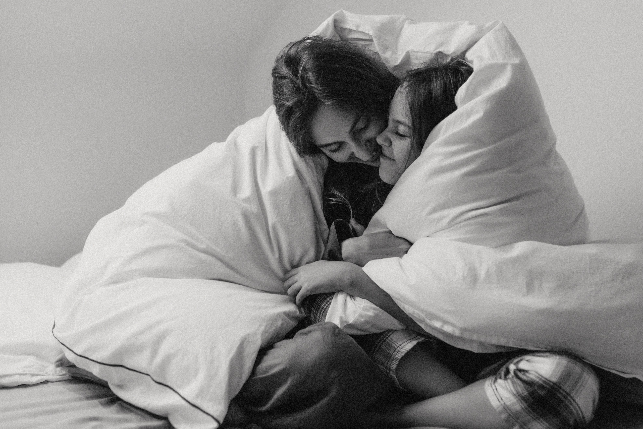 Домашняя фотосессия мама и ребенок. Семейный фотограф Лейпциг, Германия