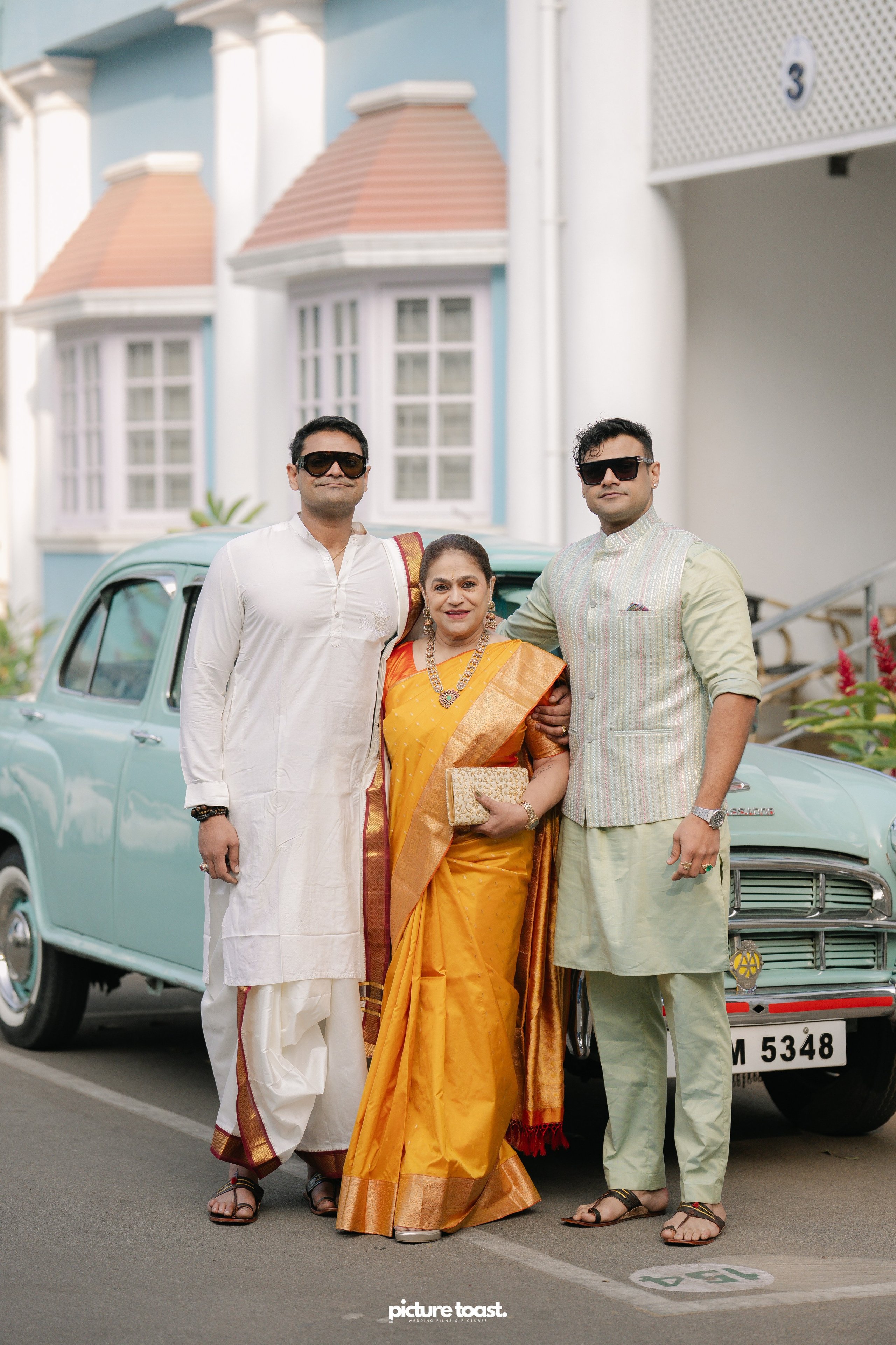 South Indian Wedding Ft. Aashna & Rajiv. Fine art Wedding Photographers in India & Canada